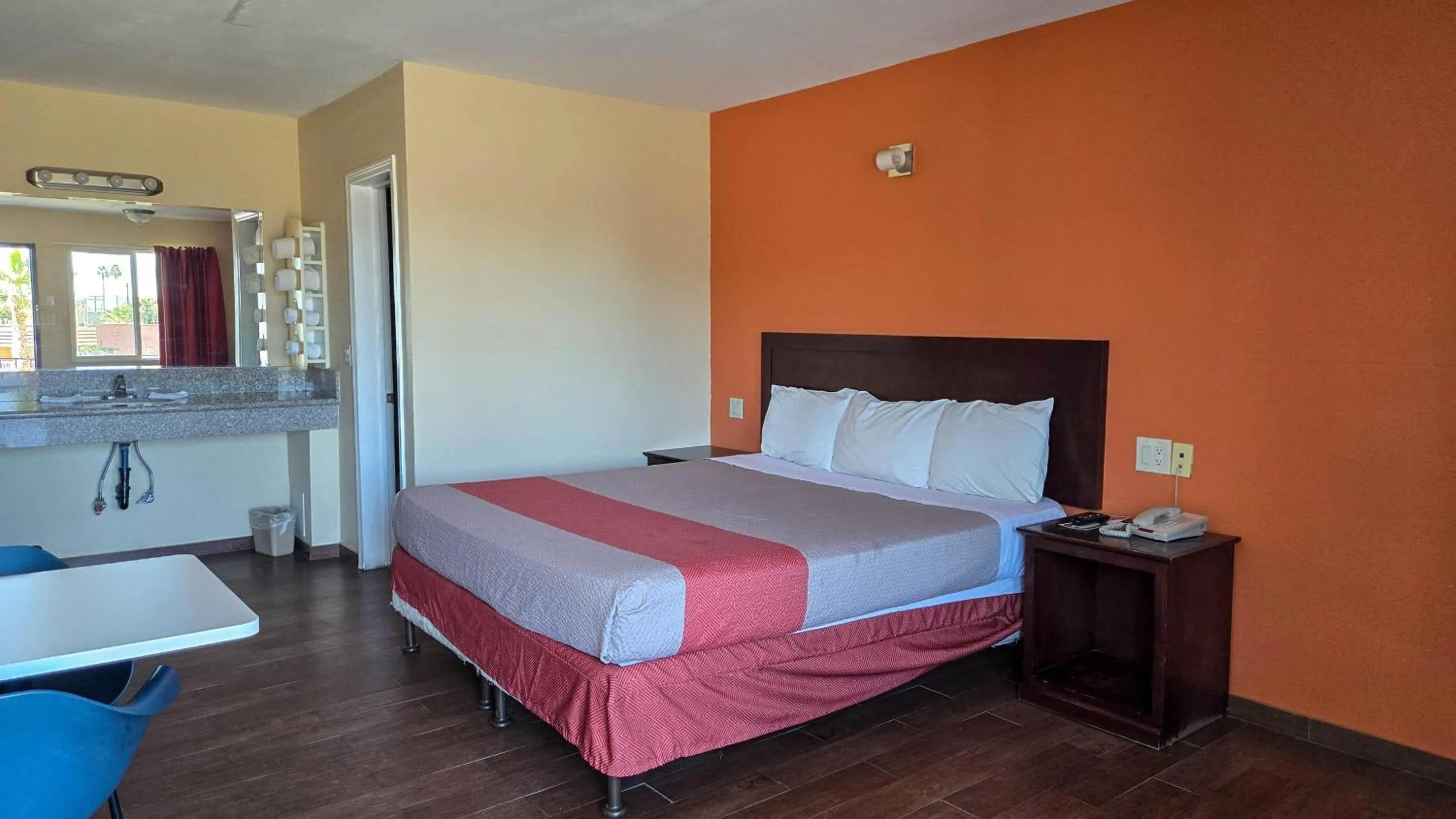 Bedroom, Bed in Motel 6-Blythe, CA - South