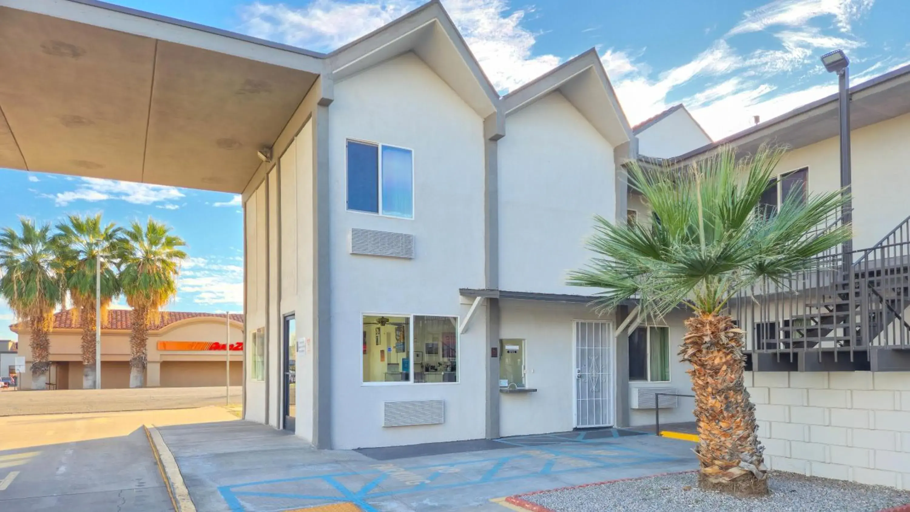 Property building in Motel 6-Blythe, CA - South Property building in Motel 6-Blythe, CA - South