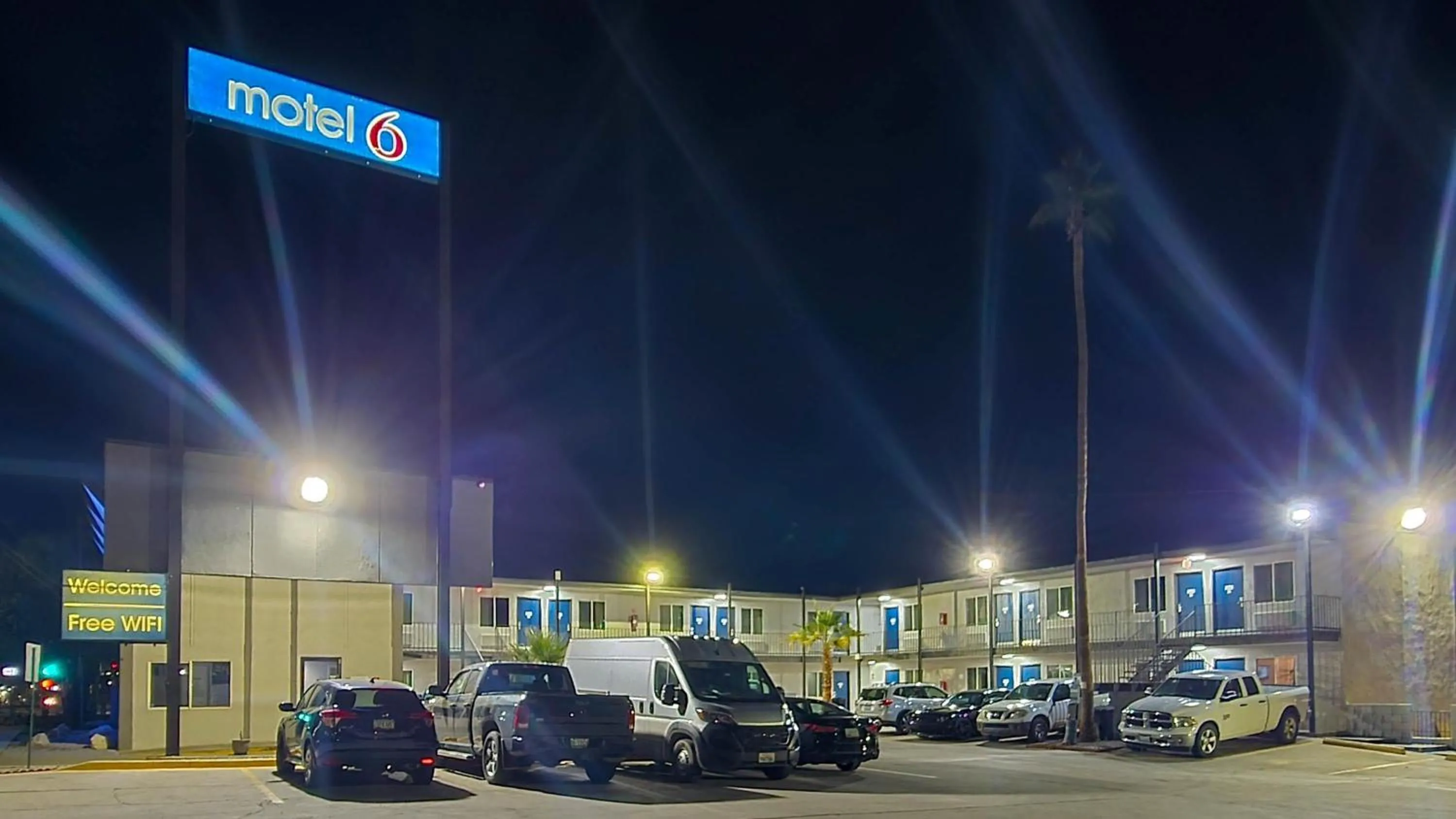 Property building in Motel 6-Blythe, CA - South