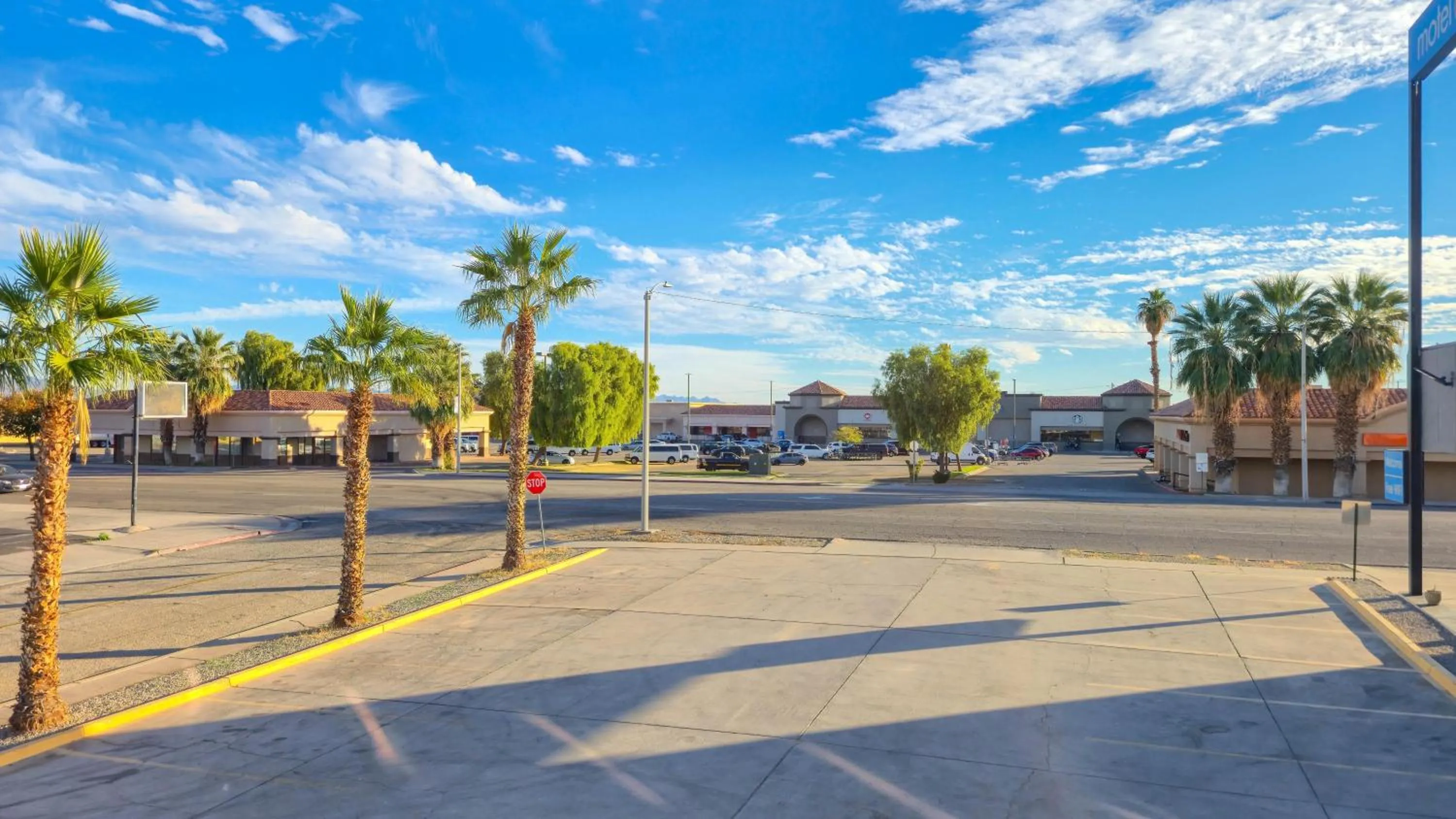 Property building in Motel 6-Blythe, CA - South