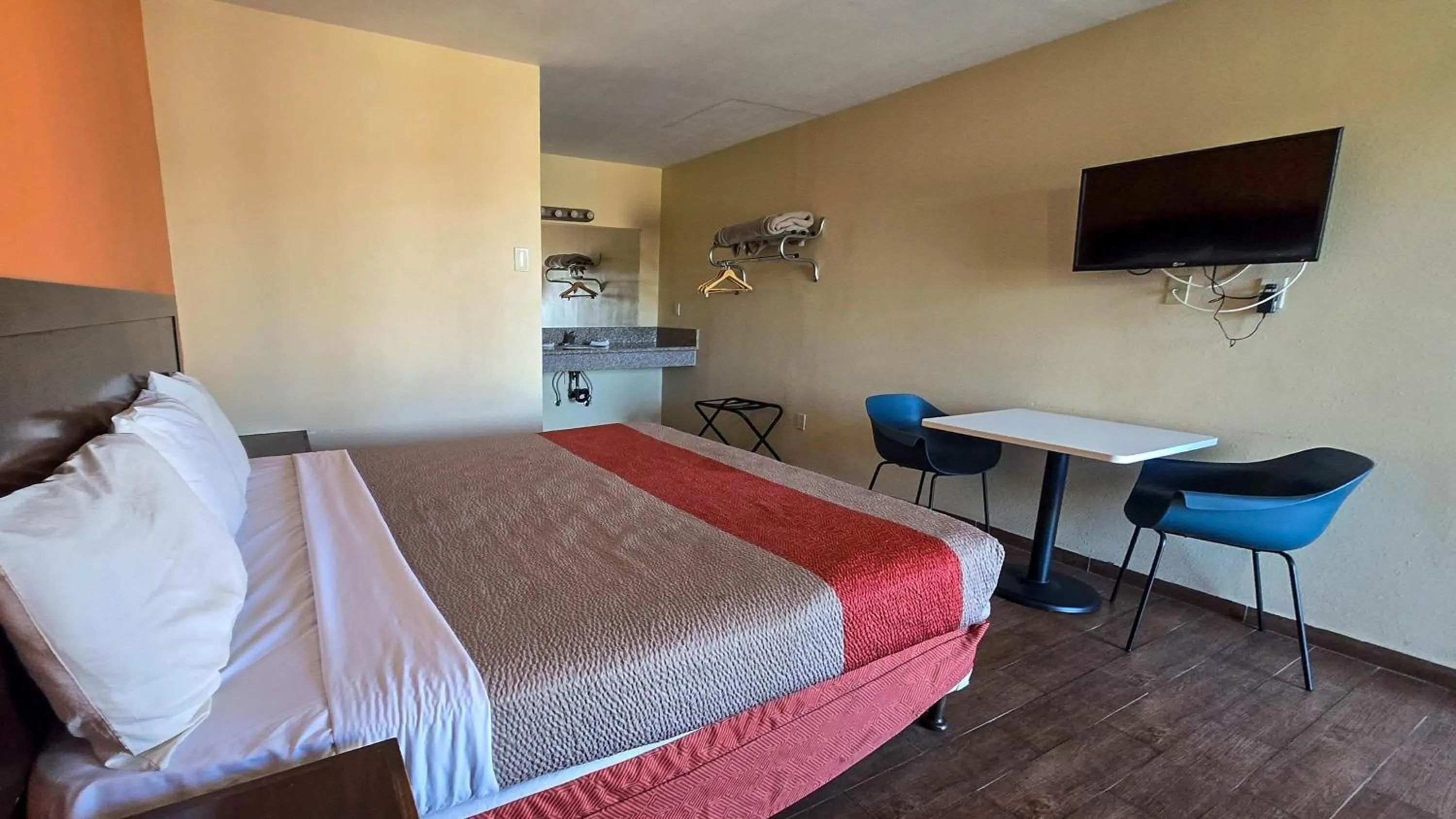 Bedroom, Bed in Motel 6-Blythe, CA - South