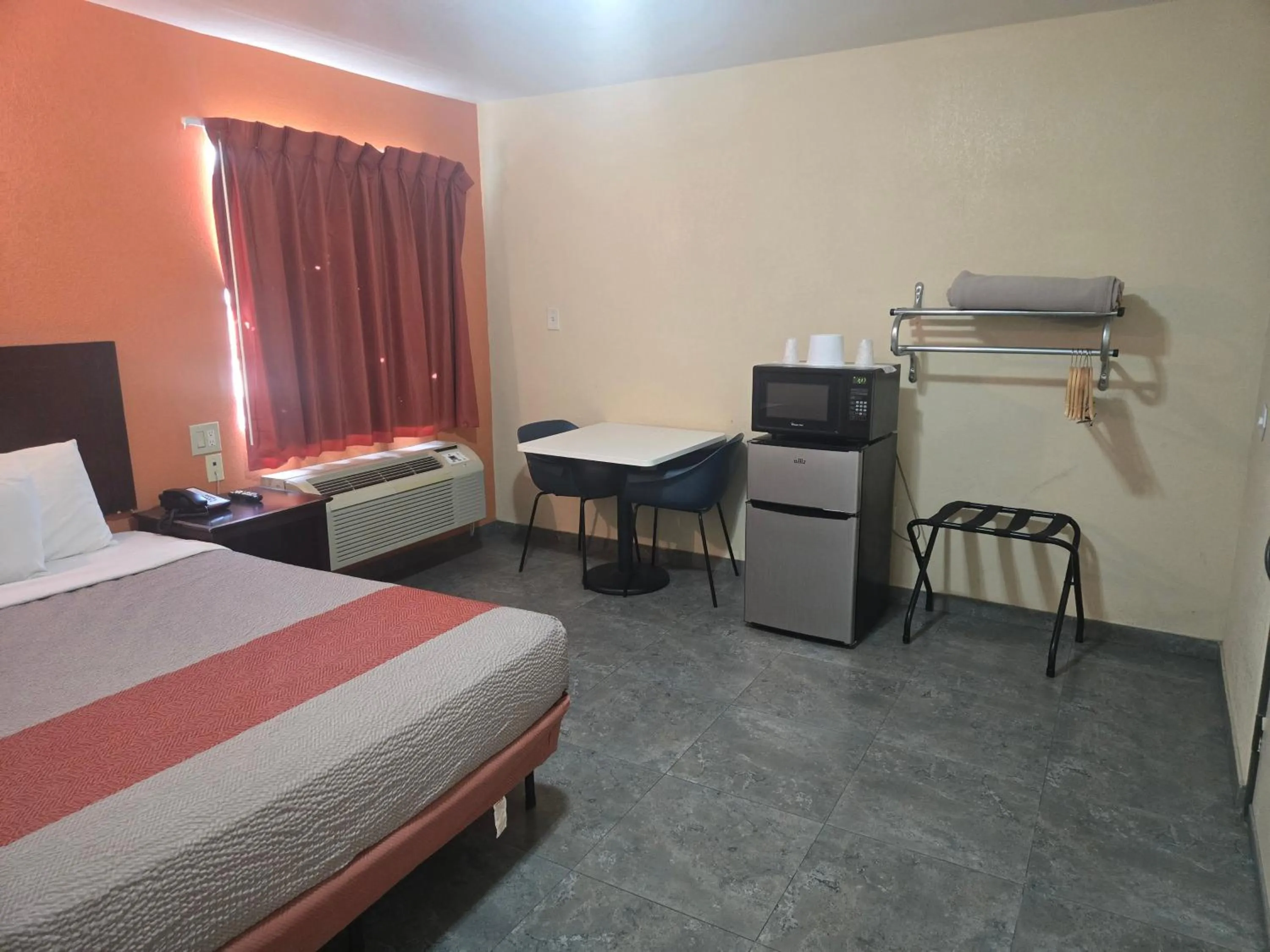 Bed in Motel 6-Blythe, CA - South