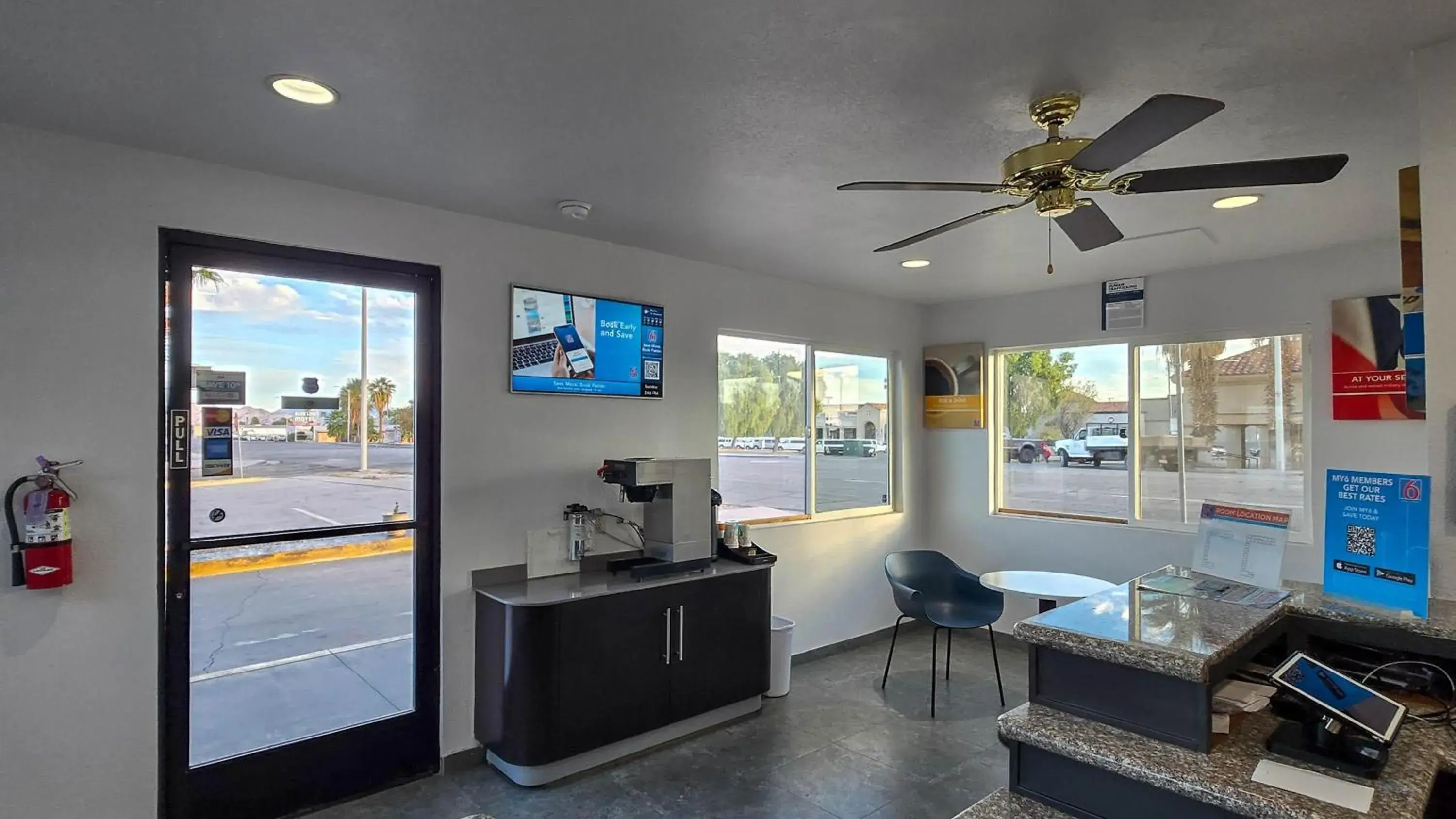 Lobby or reception in Motel 6-Blythe, CA - South Lobby or reception in Motel 6-Blythe, CA - South