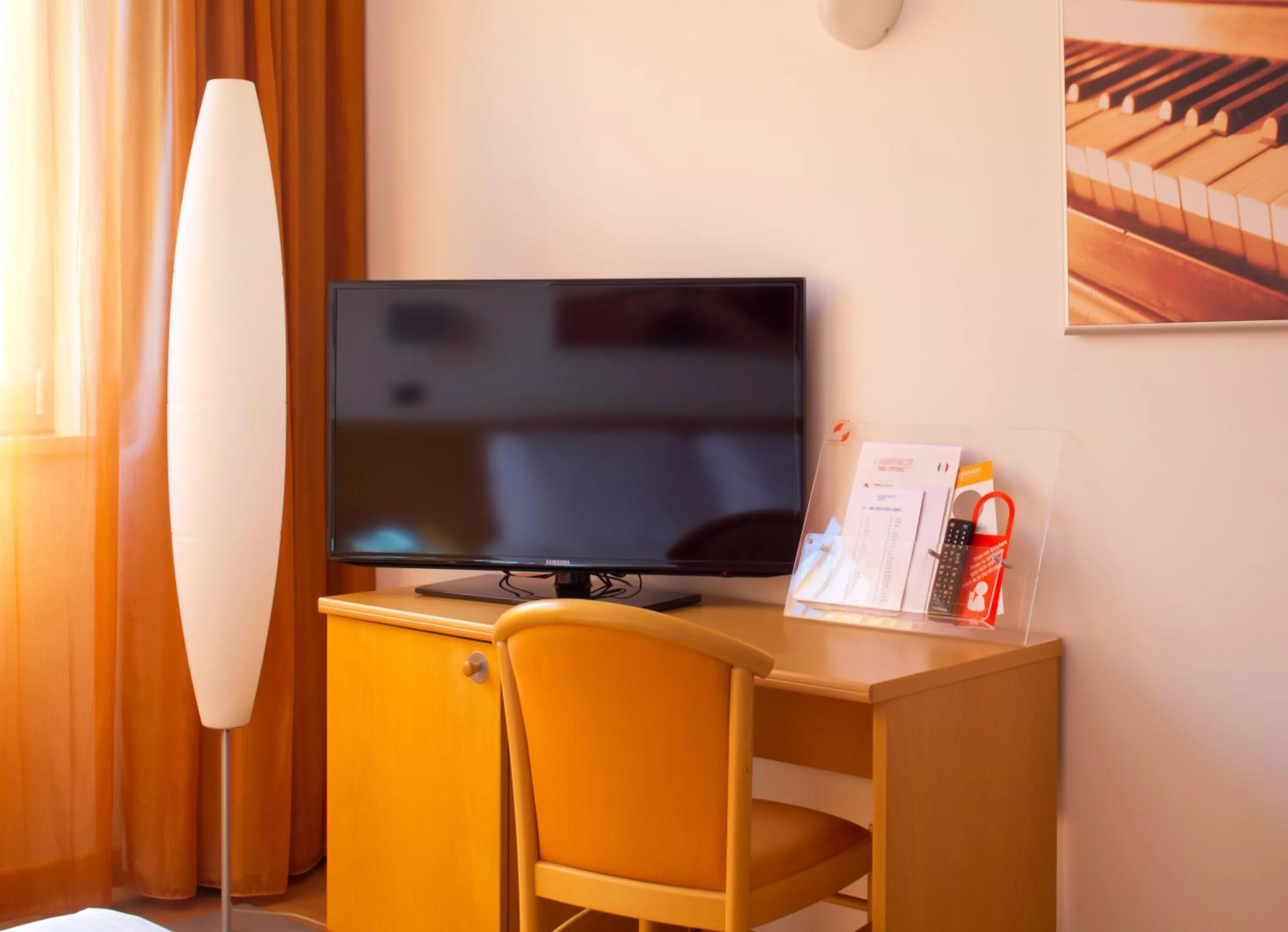 TV and multimedia in Hotel Montemezzi