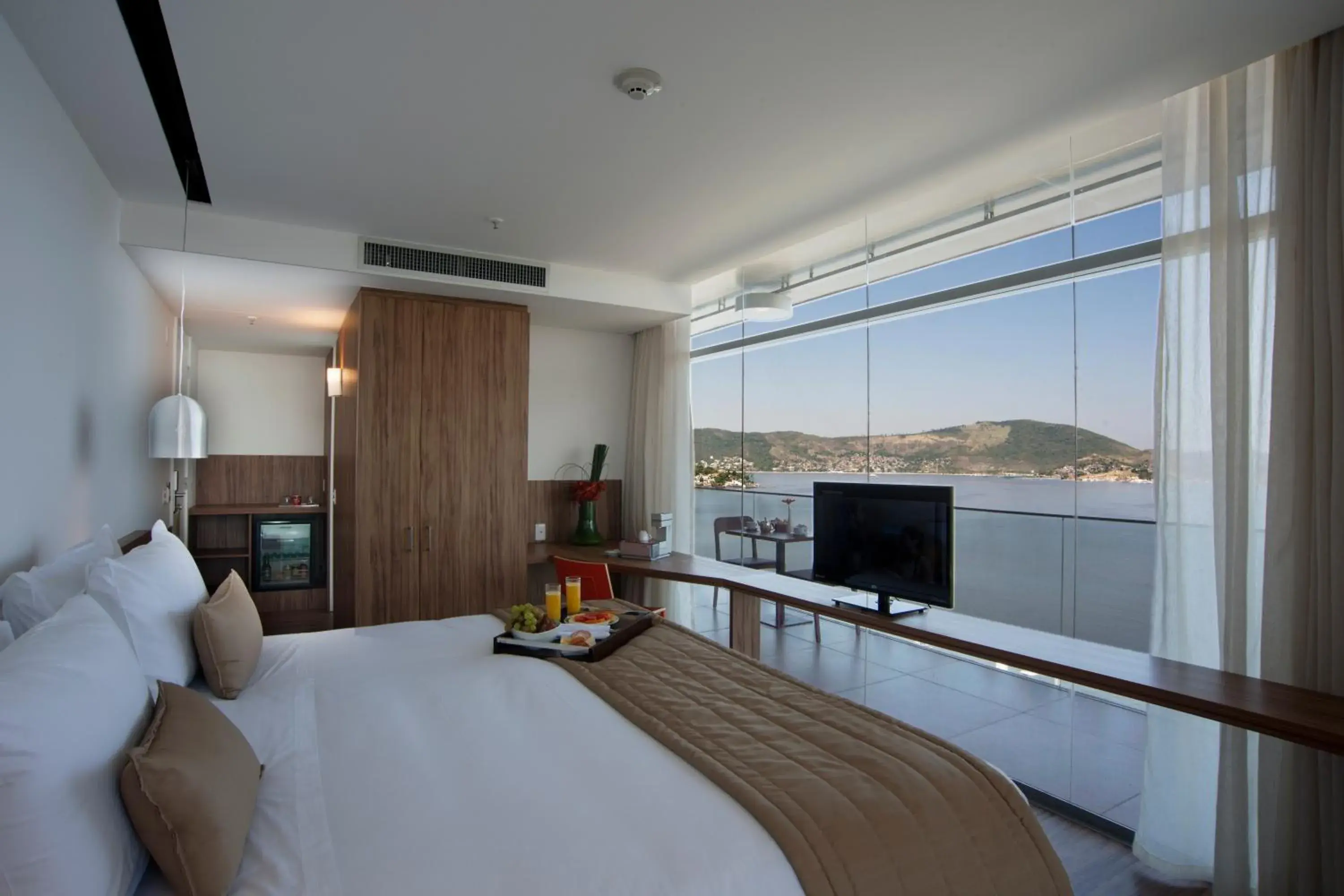 Bathroom, Bed in H Niteroi Hotel Bathroom, Bed in H Niteroi Hotel