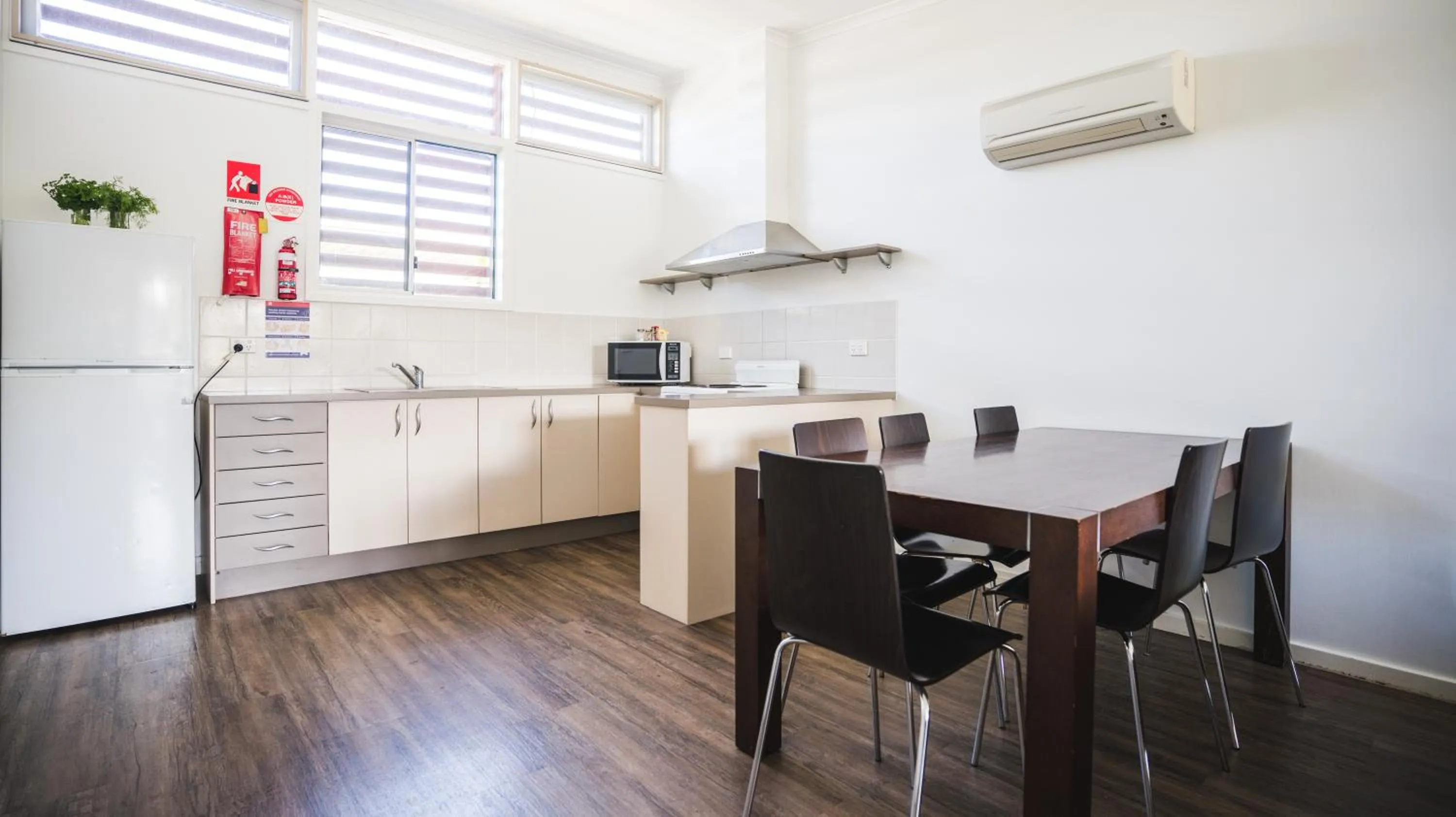 kitchen in Mounties @ Sussex