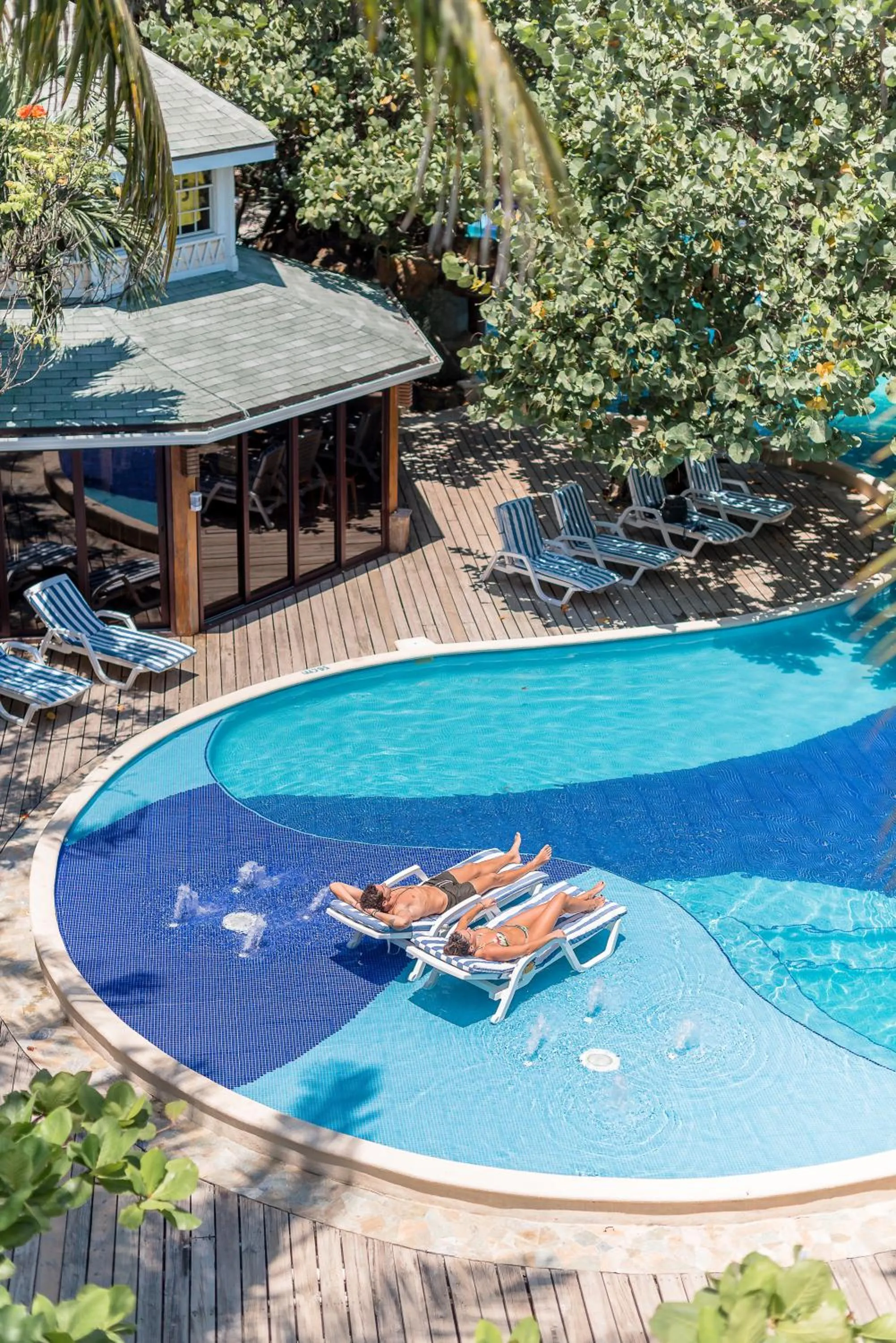Pool view in Paradise Beach Resort & Dive Center