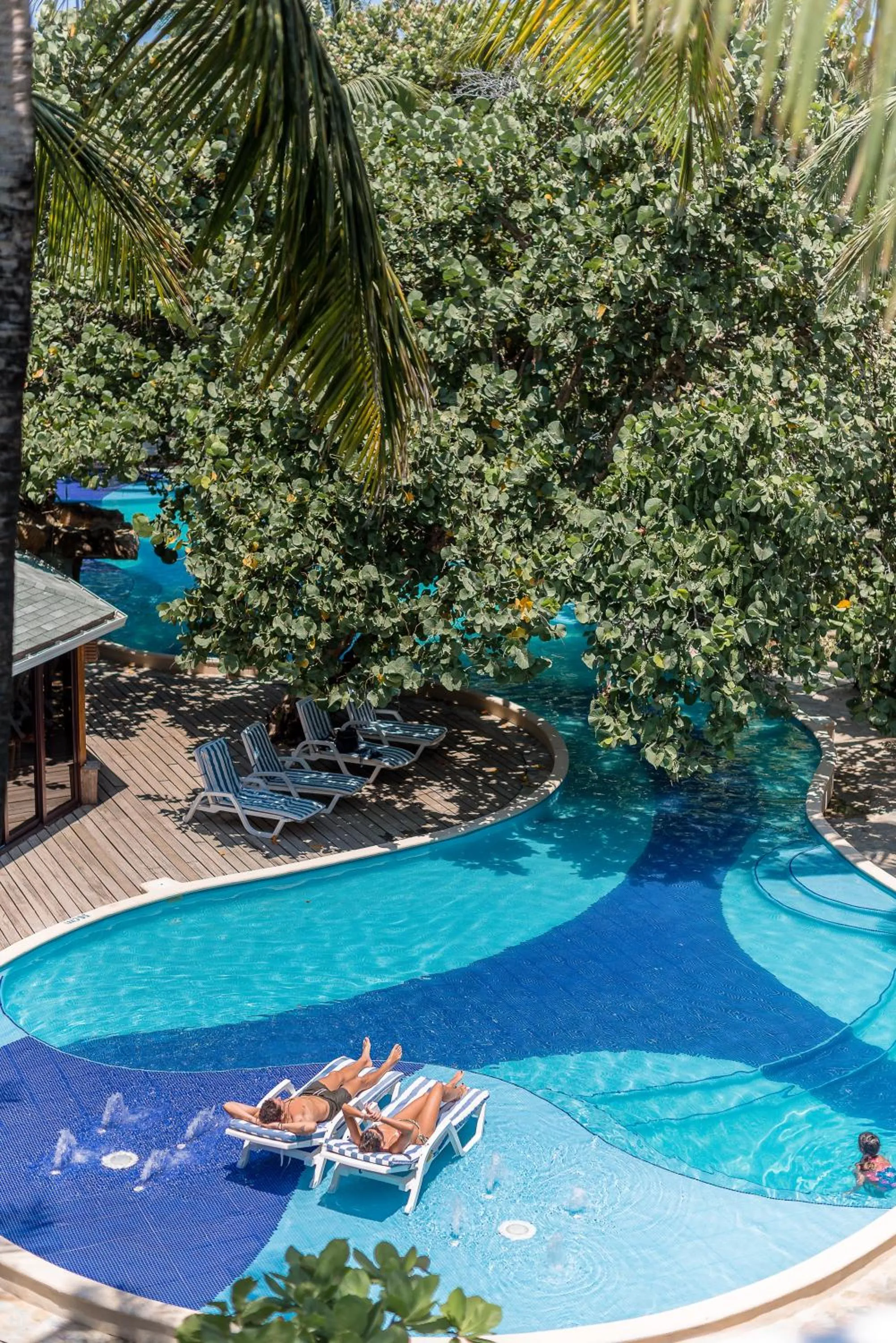 Pool view in Paradise Beach Resort & Dive Center