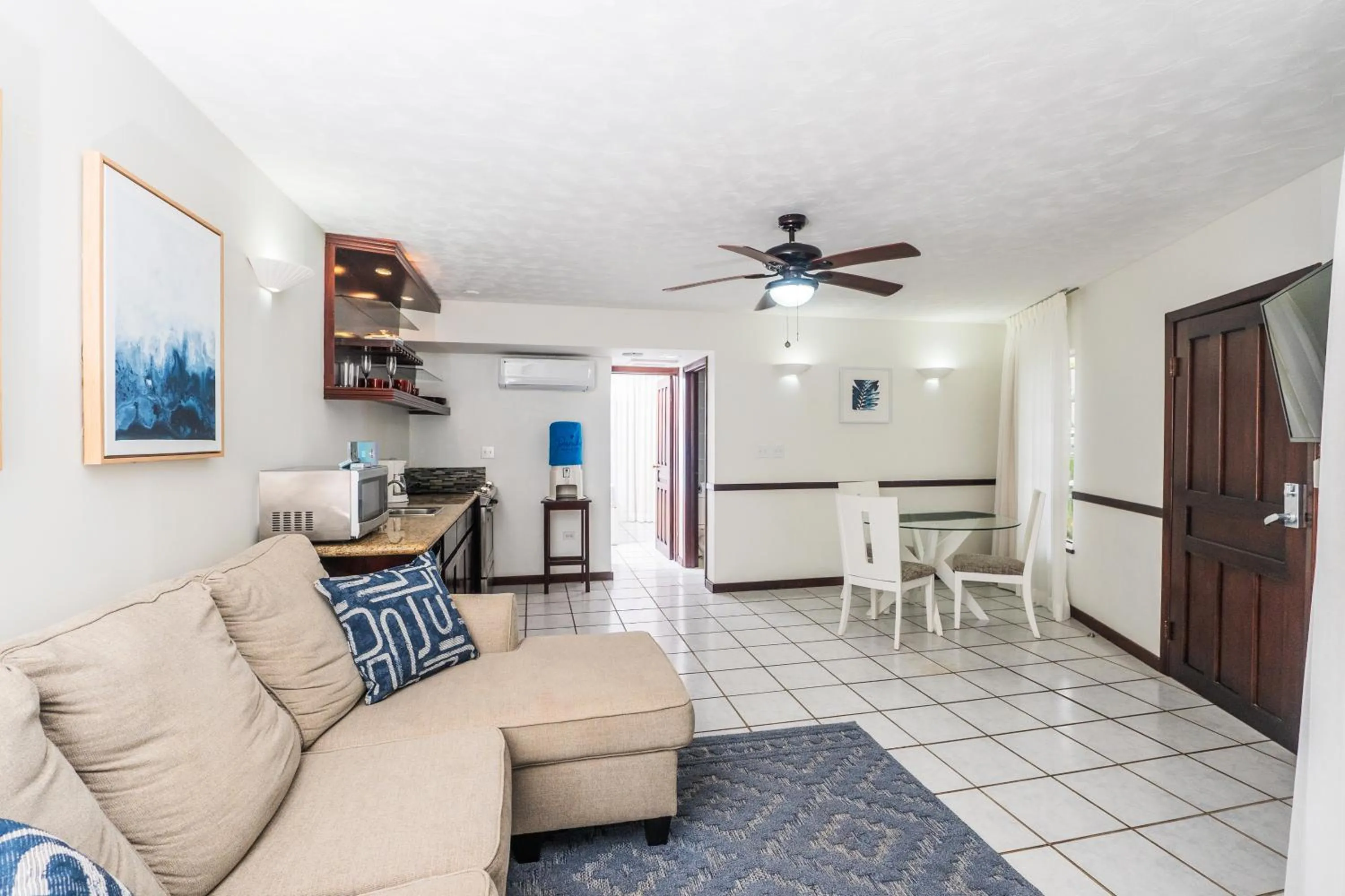 Living room in Paradise Beach Resort & Dive Center