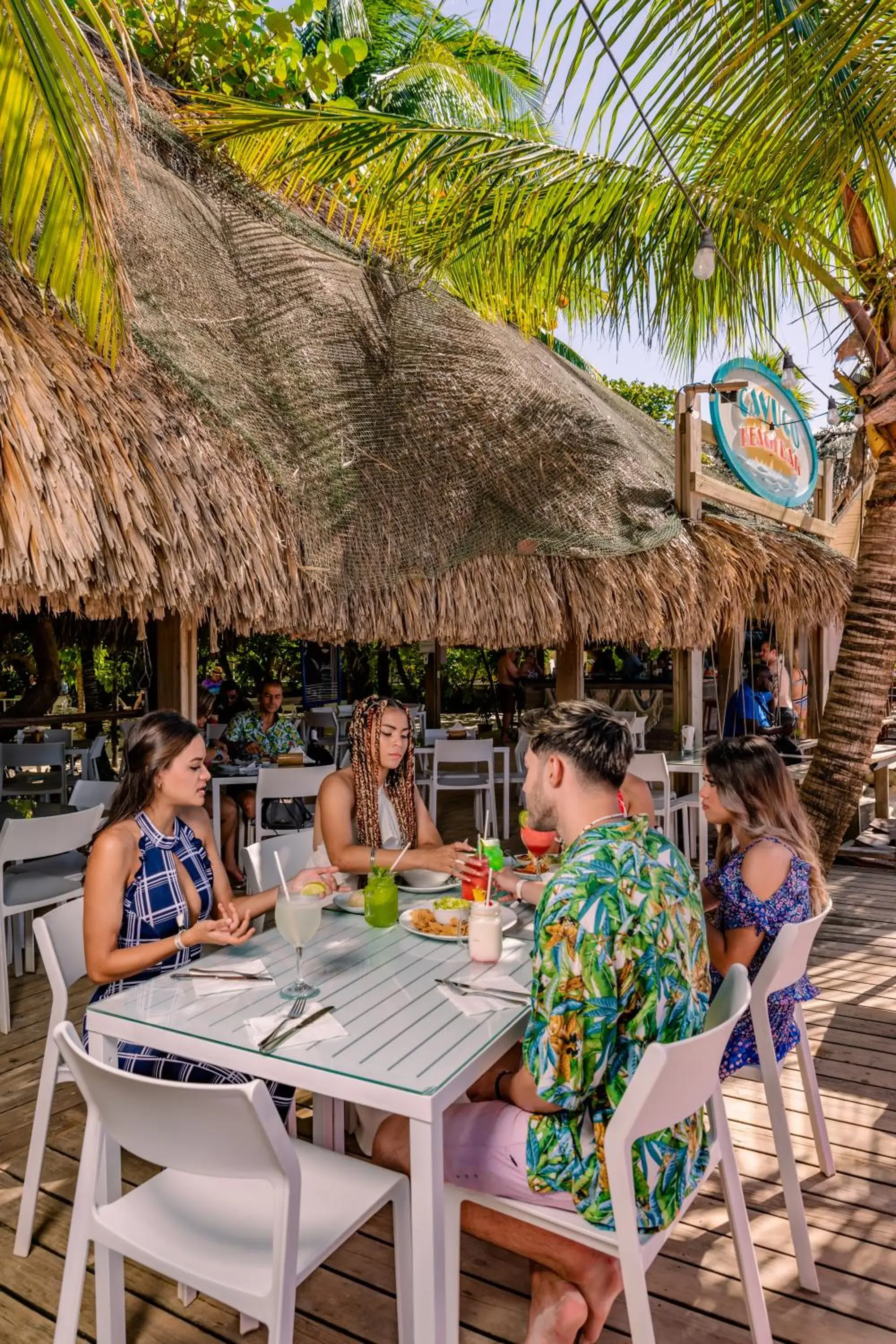 Restaurant/places to eat in Paradise Beach Resort & Dive Center Restaurant/places to eat in Paradise Beach Resort & Dive Center