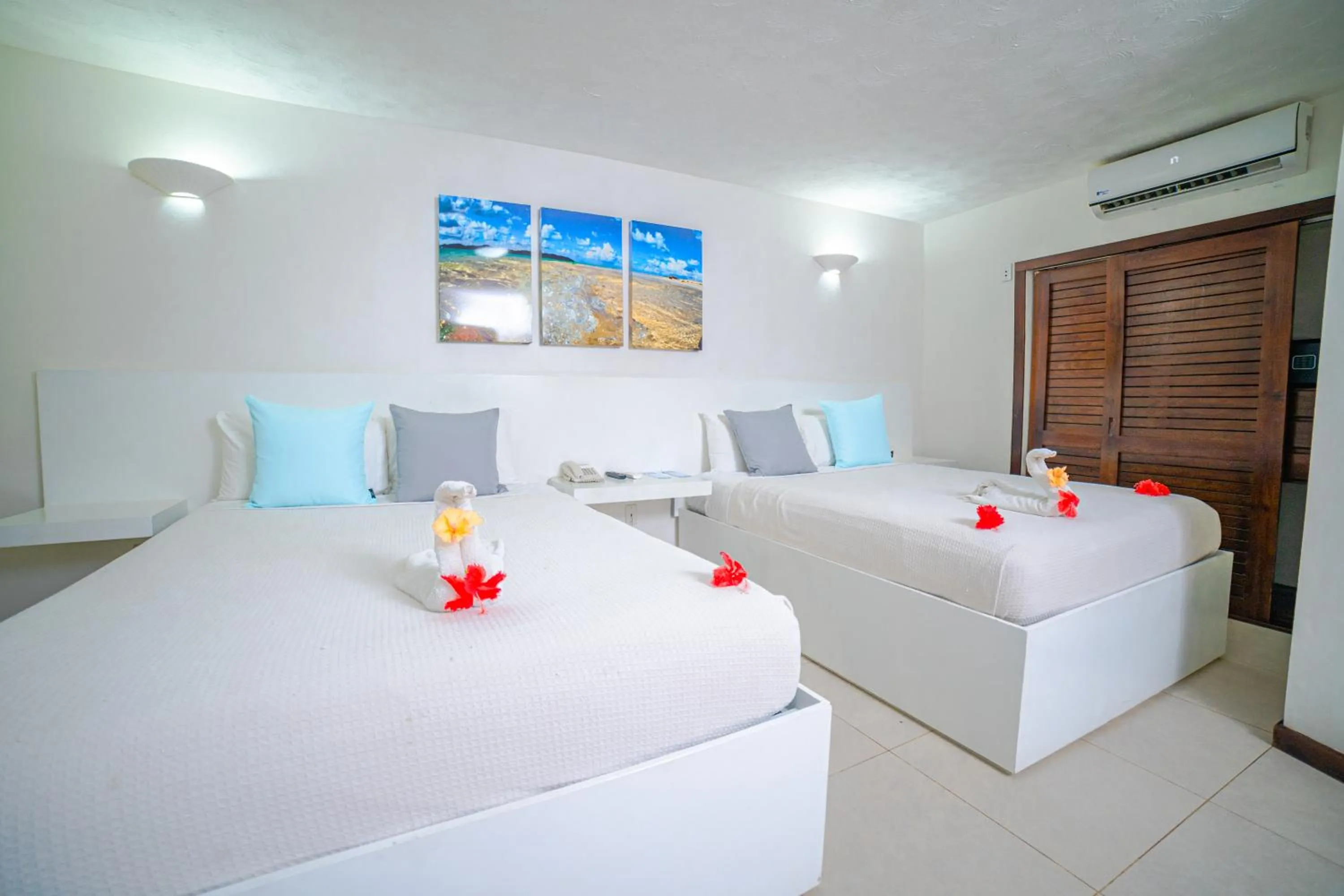 Bedroom, Bed in Paradise Beach Resort & Dive Center