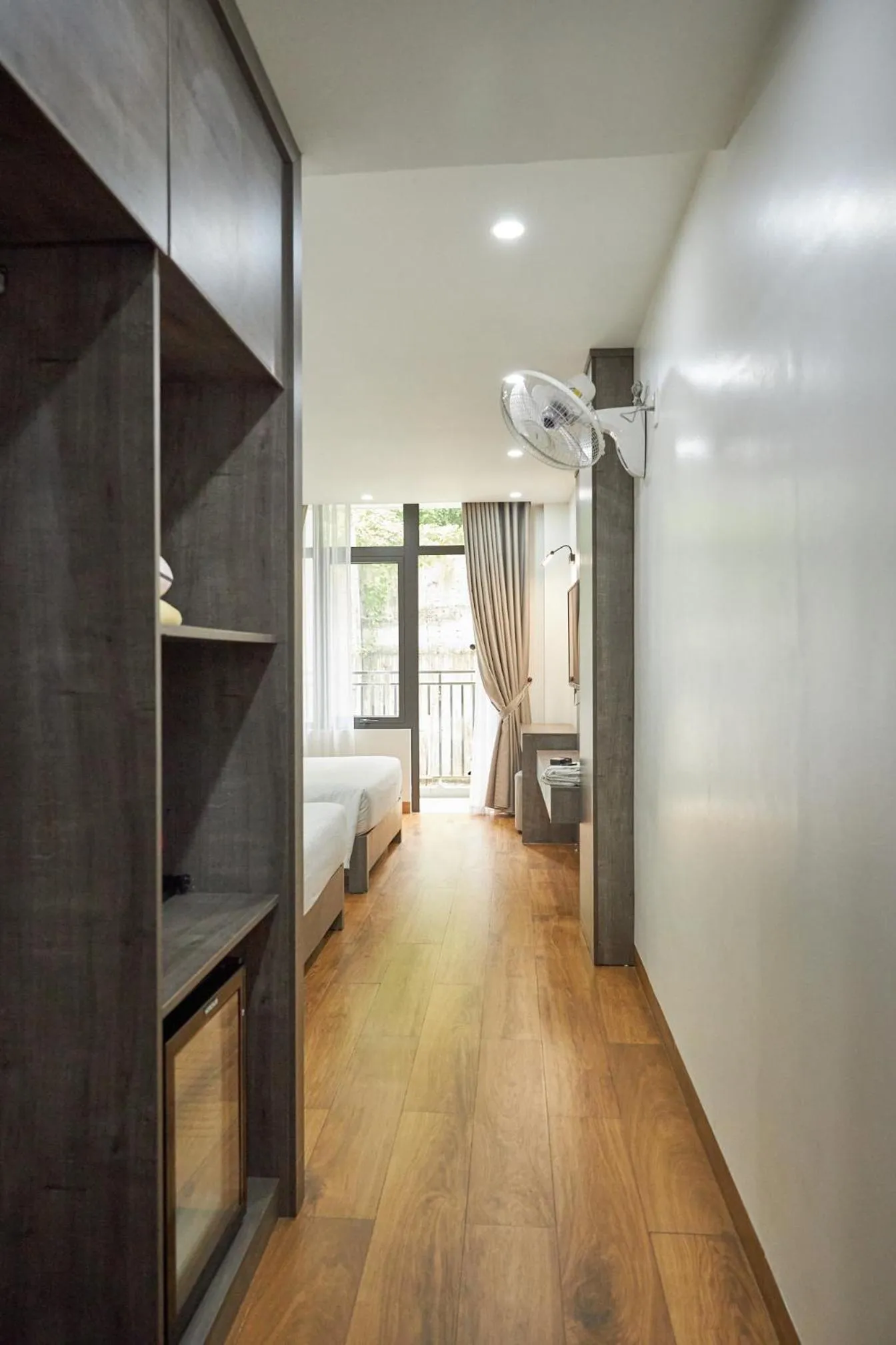 wardrobe, Bed in Van Nam Hotel