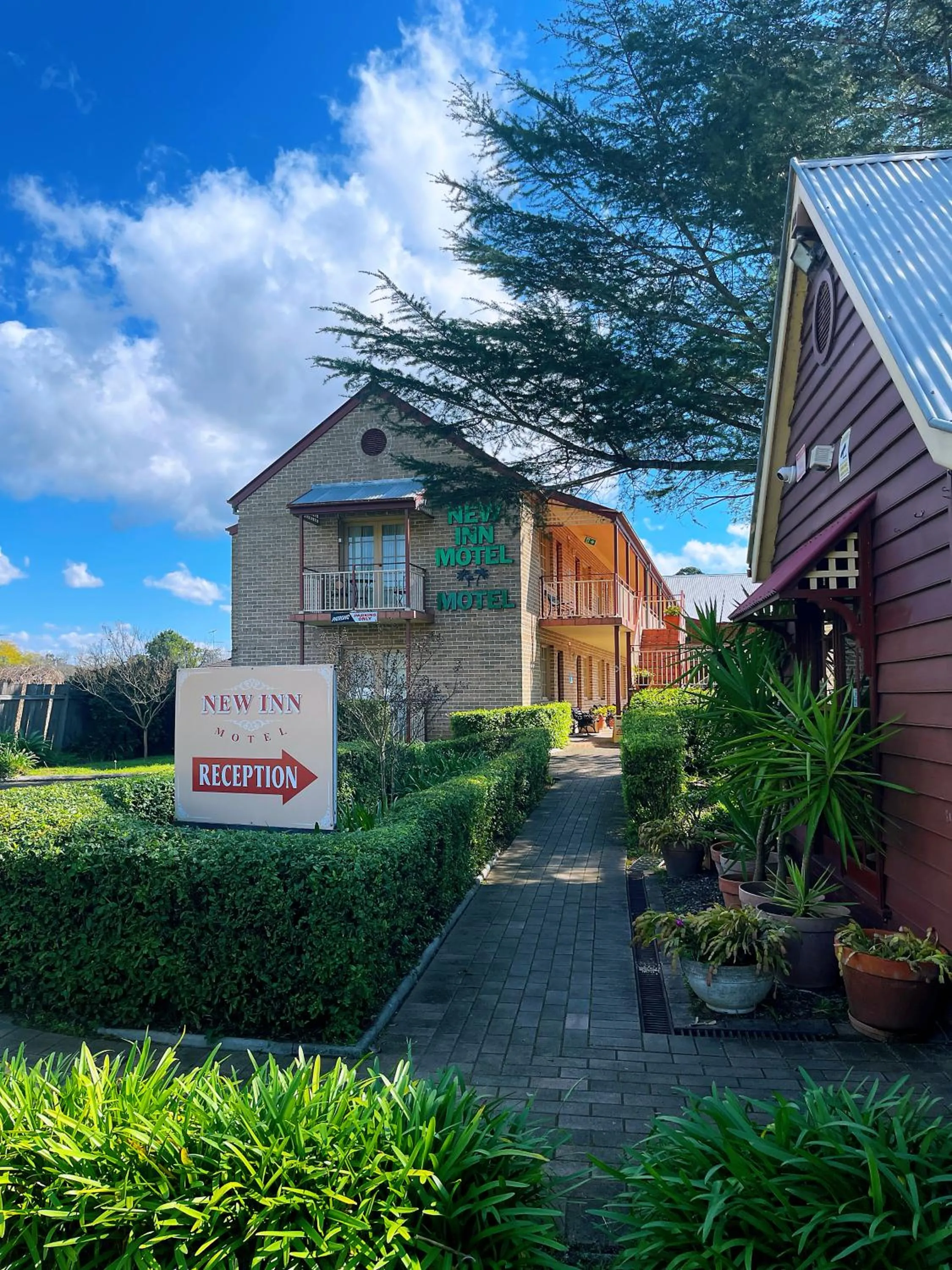 Facade/entrance in SureStay Hotel by Best Western, New Inn Richmond