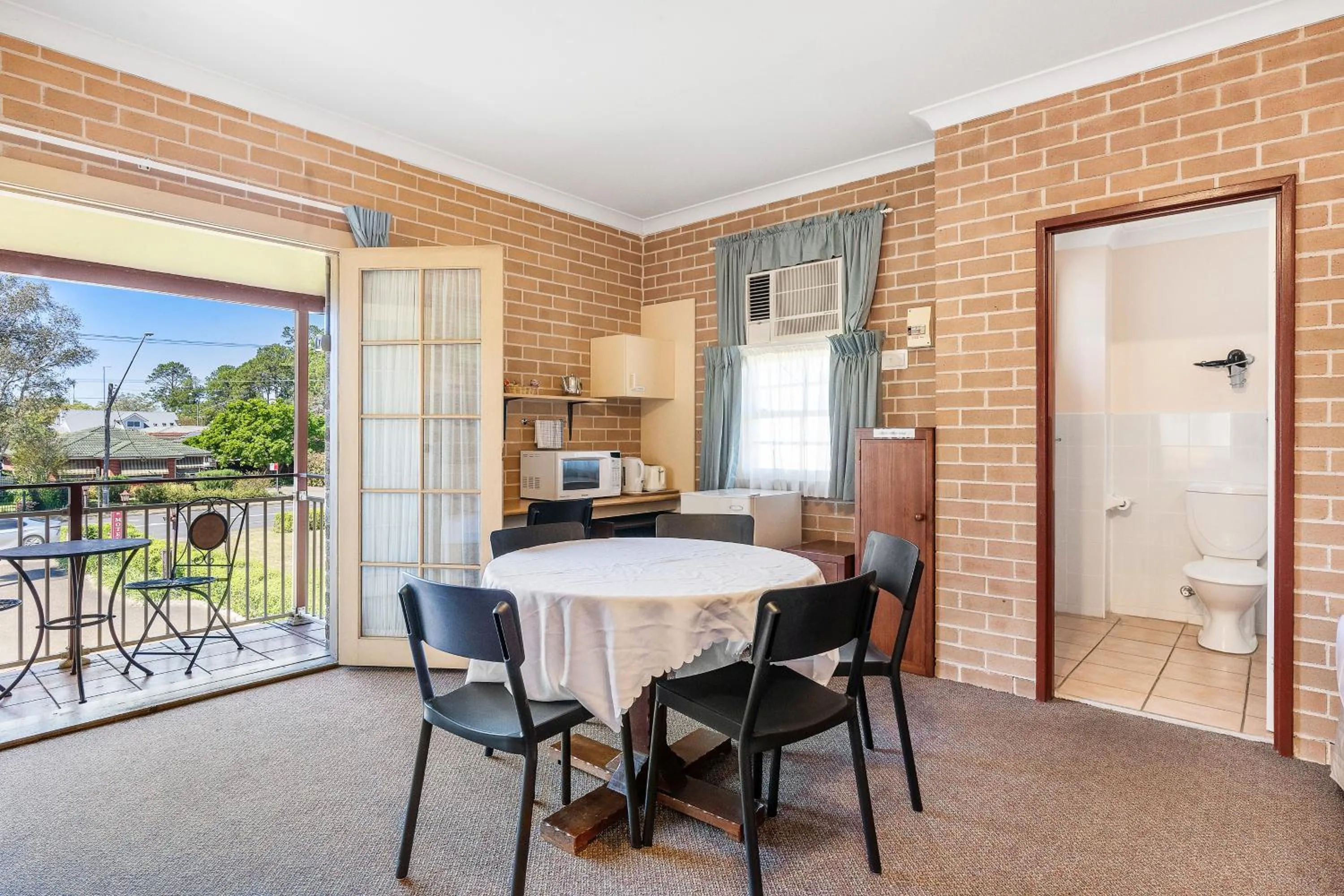 Dinner in SureStay Hotel by Best Western, New Inn Richmond