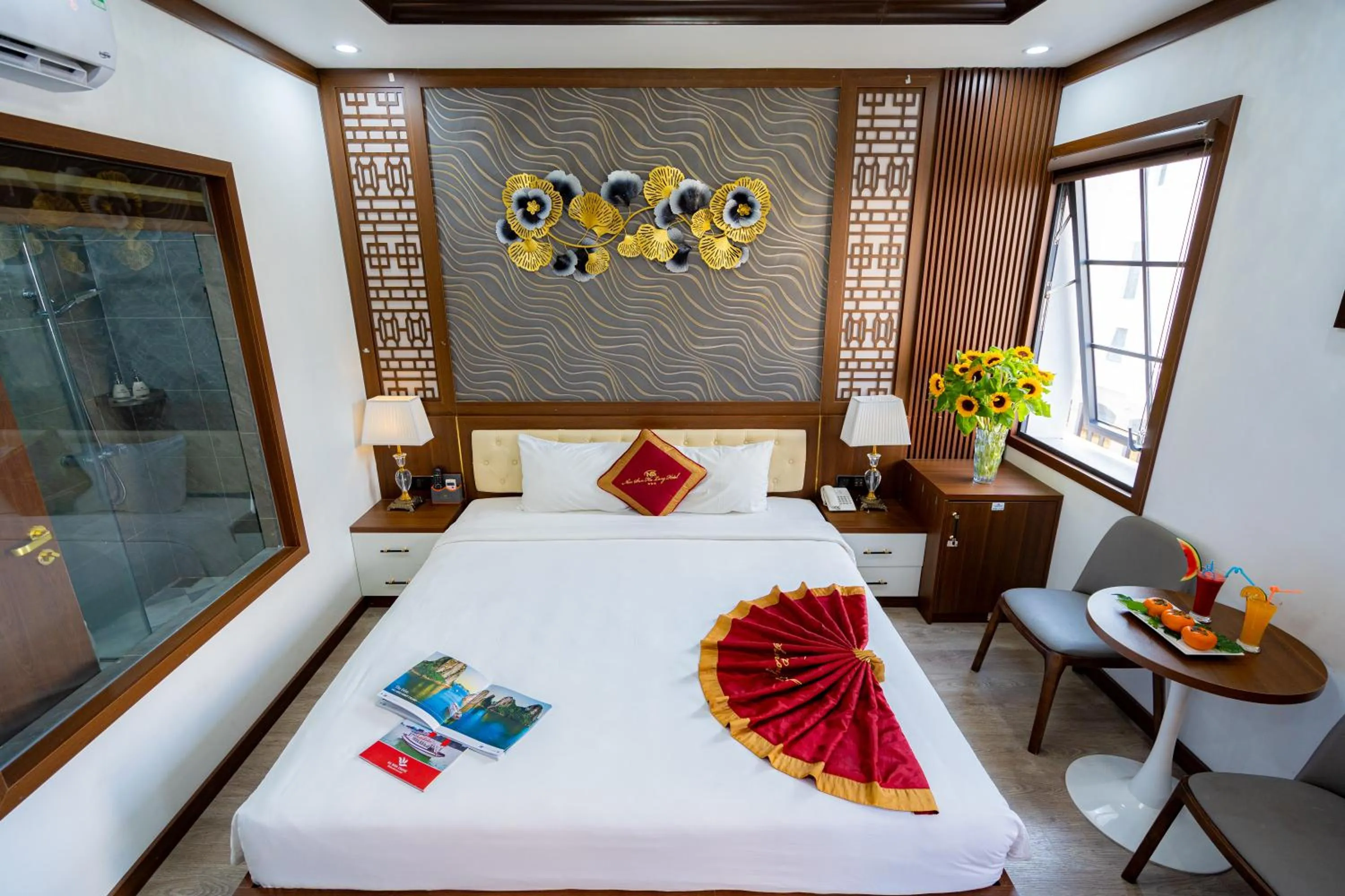 View (from property/room), Bed in Sunland Halong Hotel and Restaurant