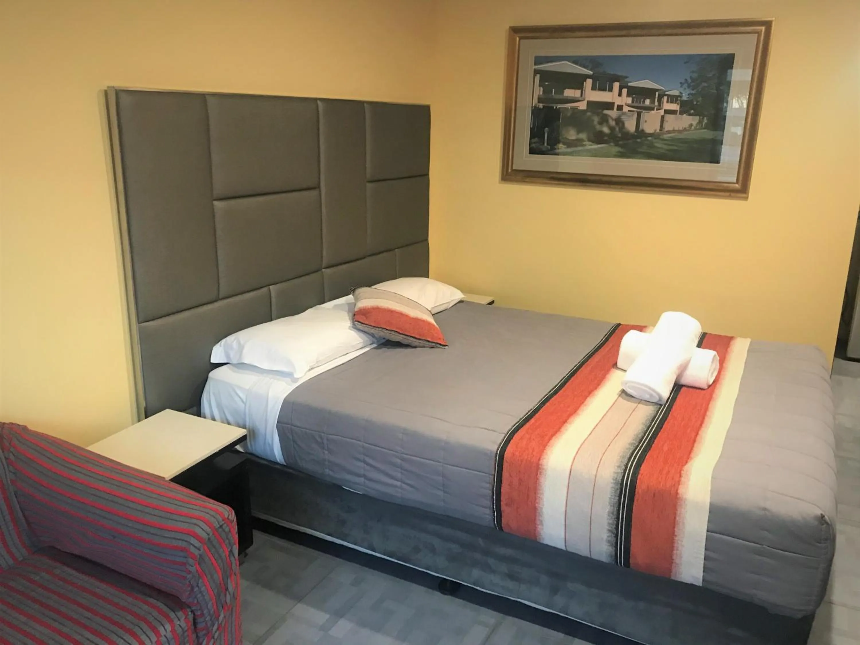 Bed in Toukley Motor Inn