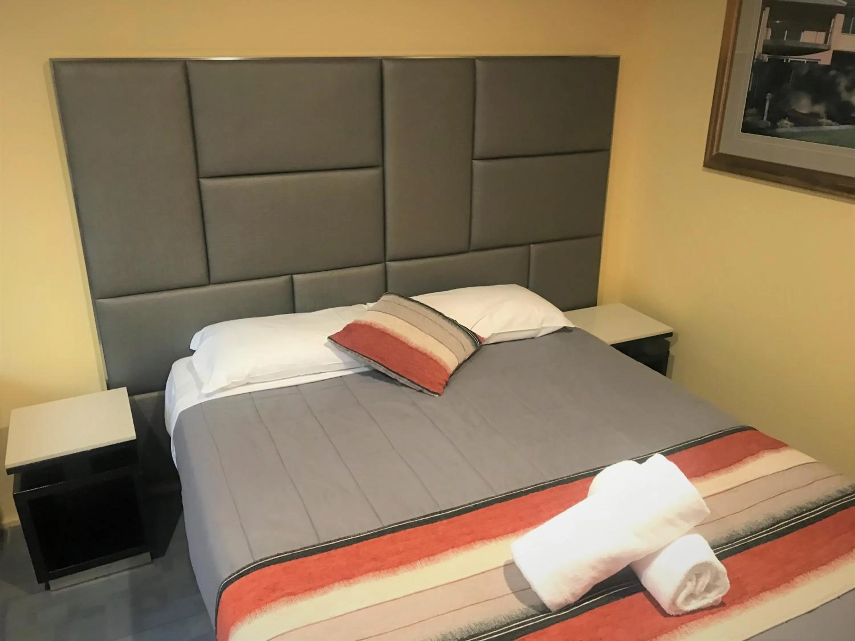 Bed in Toukley Motor Inn