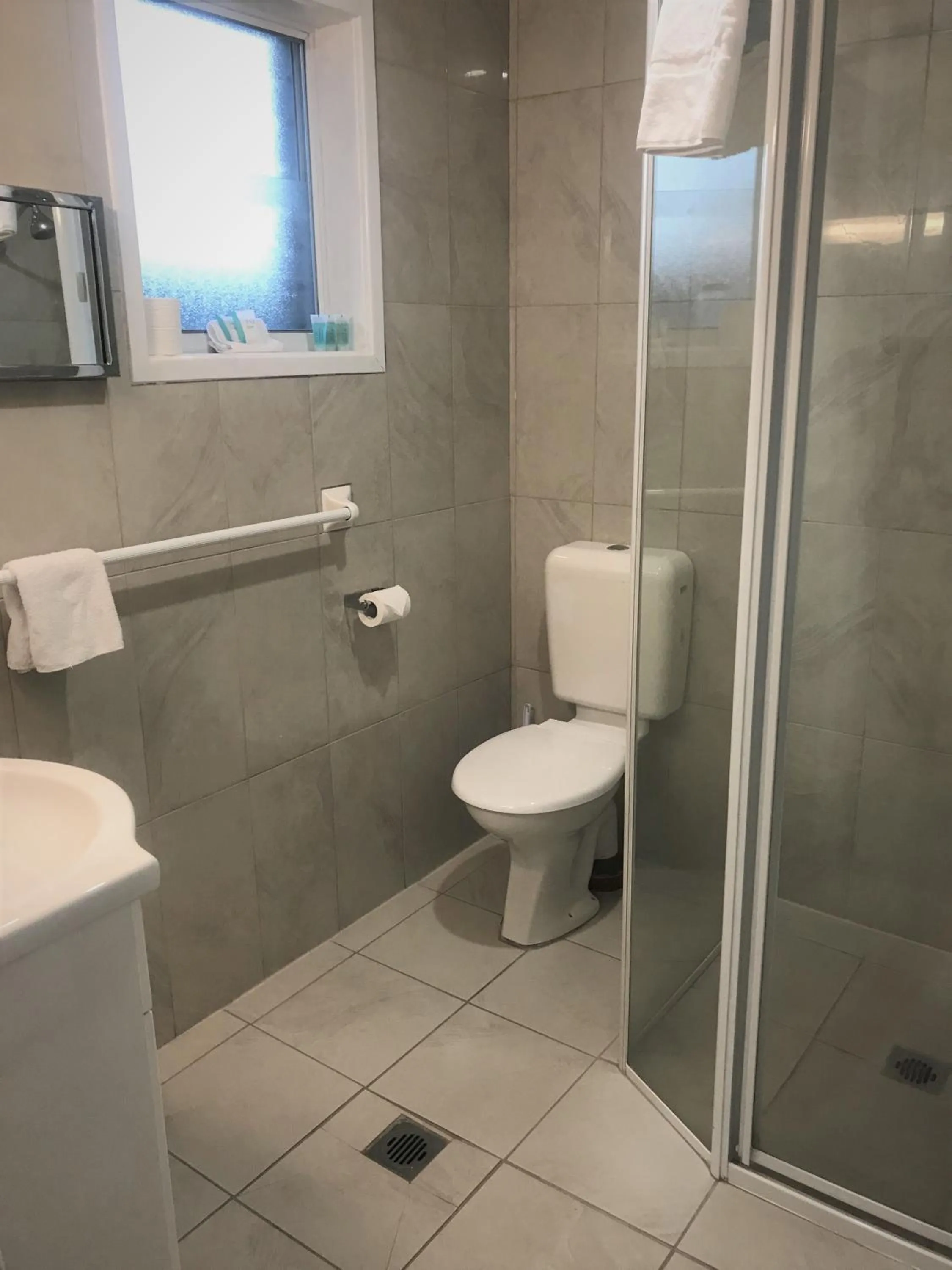 Bathroom in Toukley Motor Inn