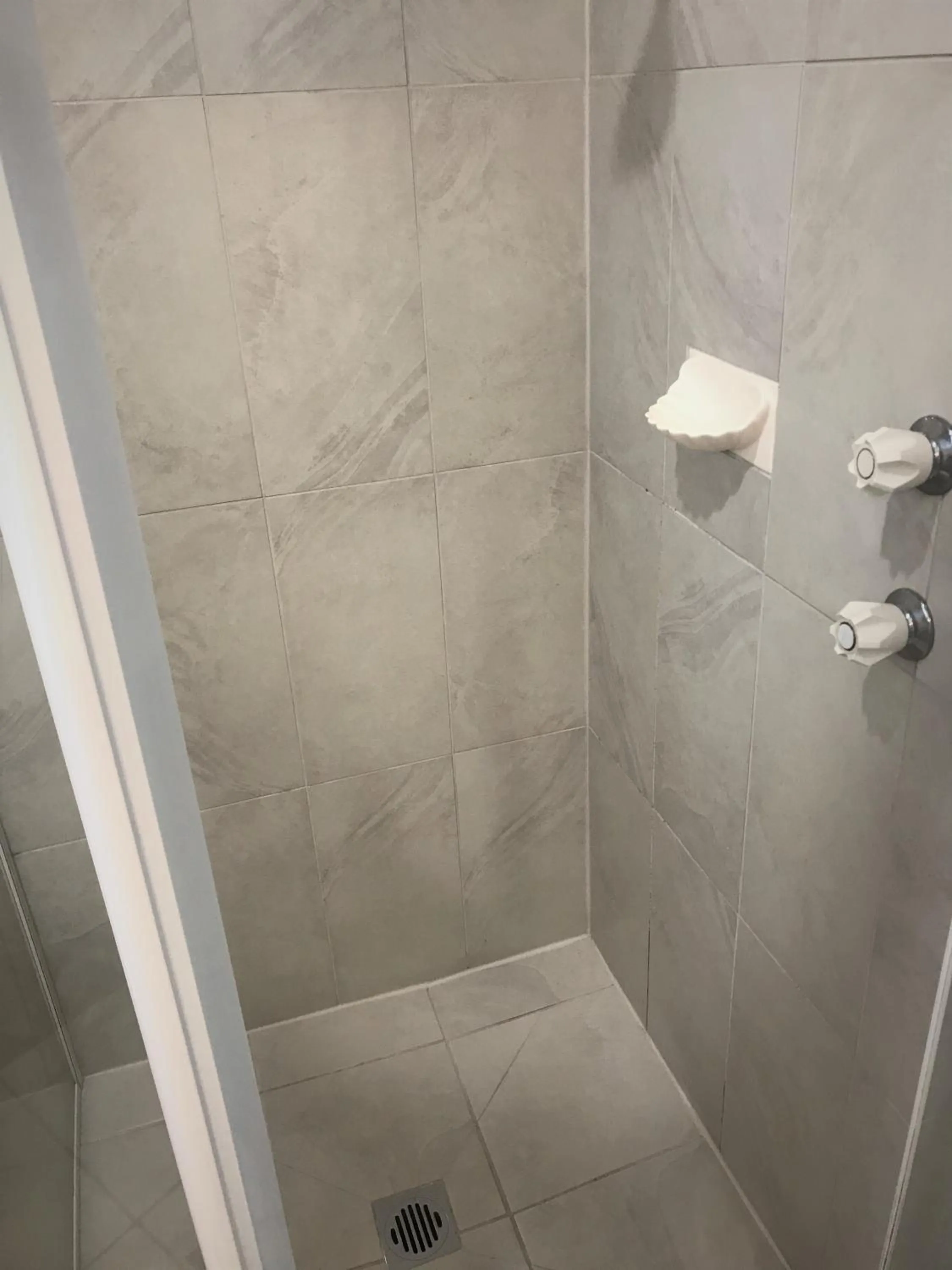 Bathroom in Toukley Motor Inn