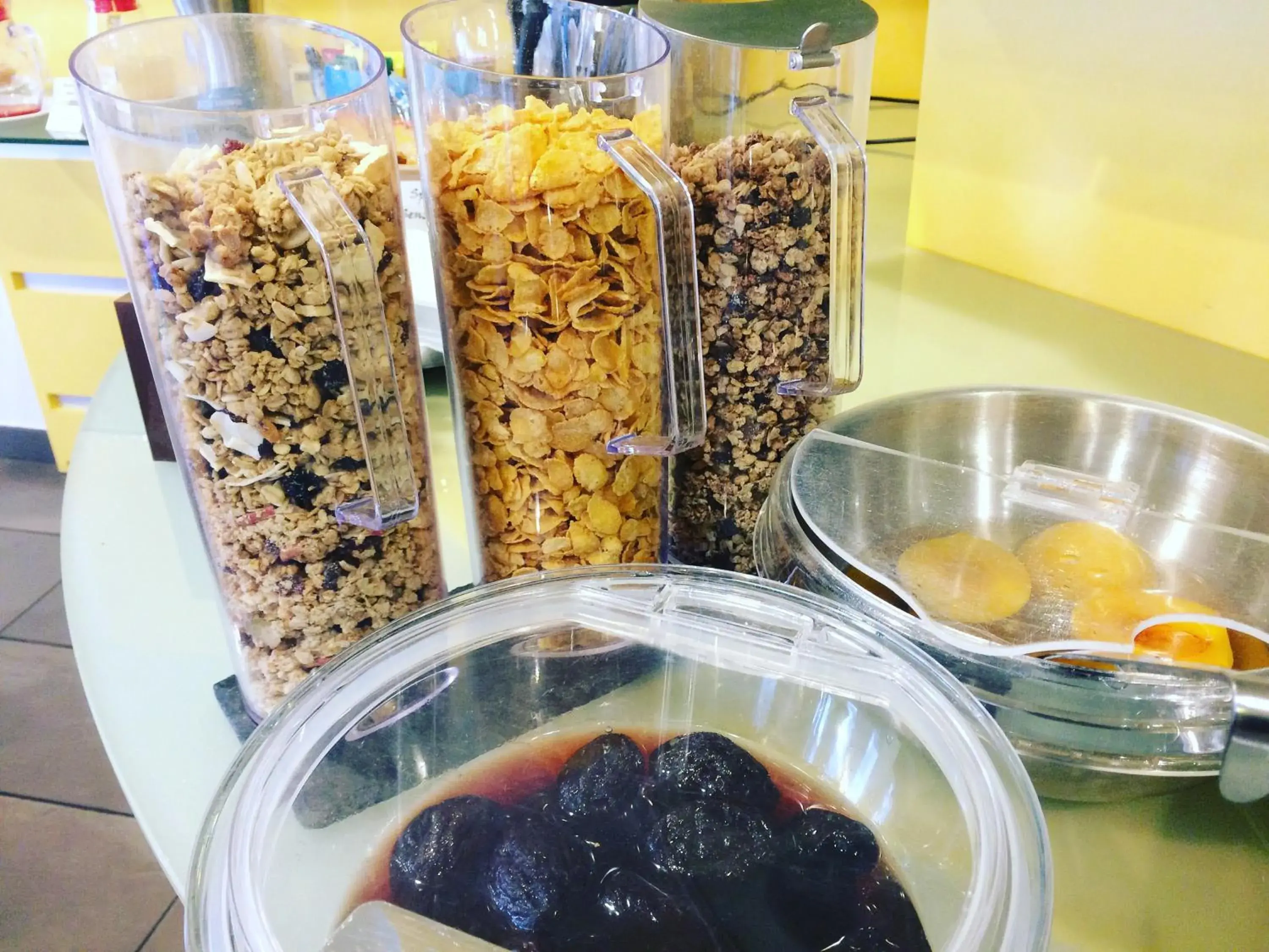 Continental breakfast in Dama Hotel Continental breakfast in Dama Hotel