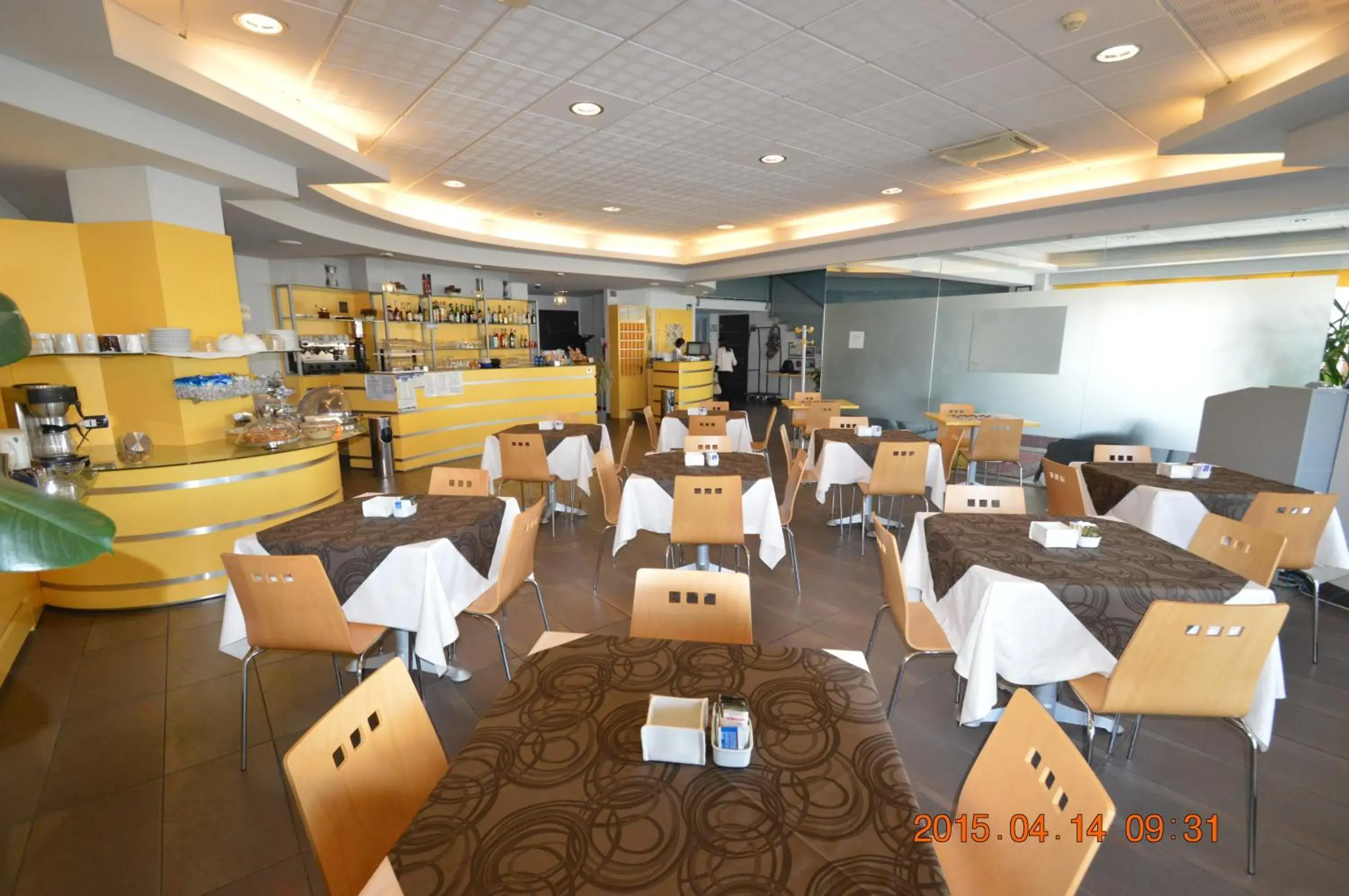 Restaurant/places to eat in Dama Hotel Restaurant/places to eat in Dama Hotel
