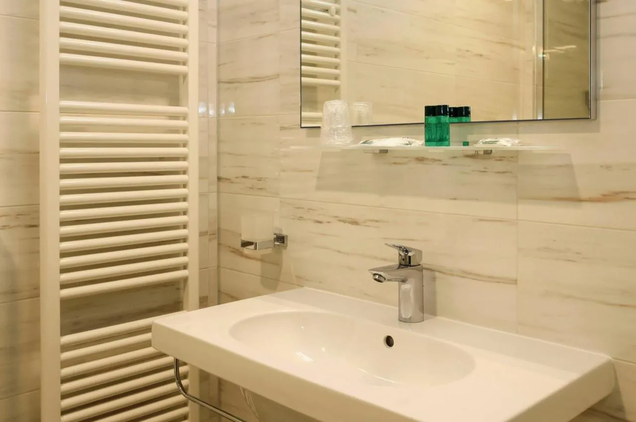 Bathroom in Dama Hotel