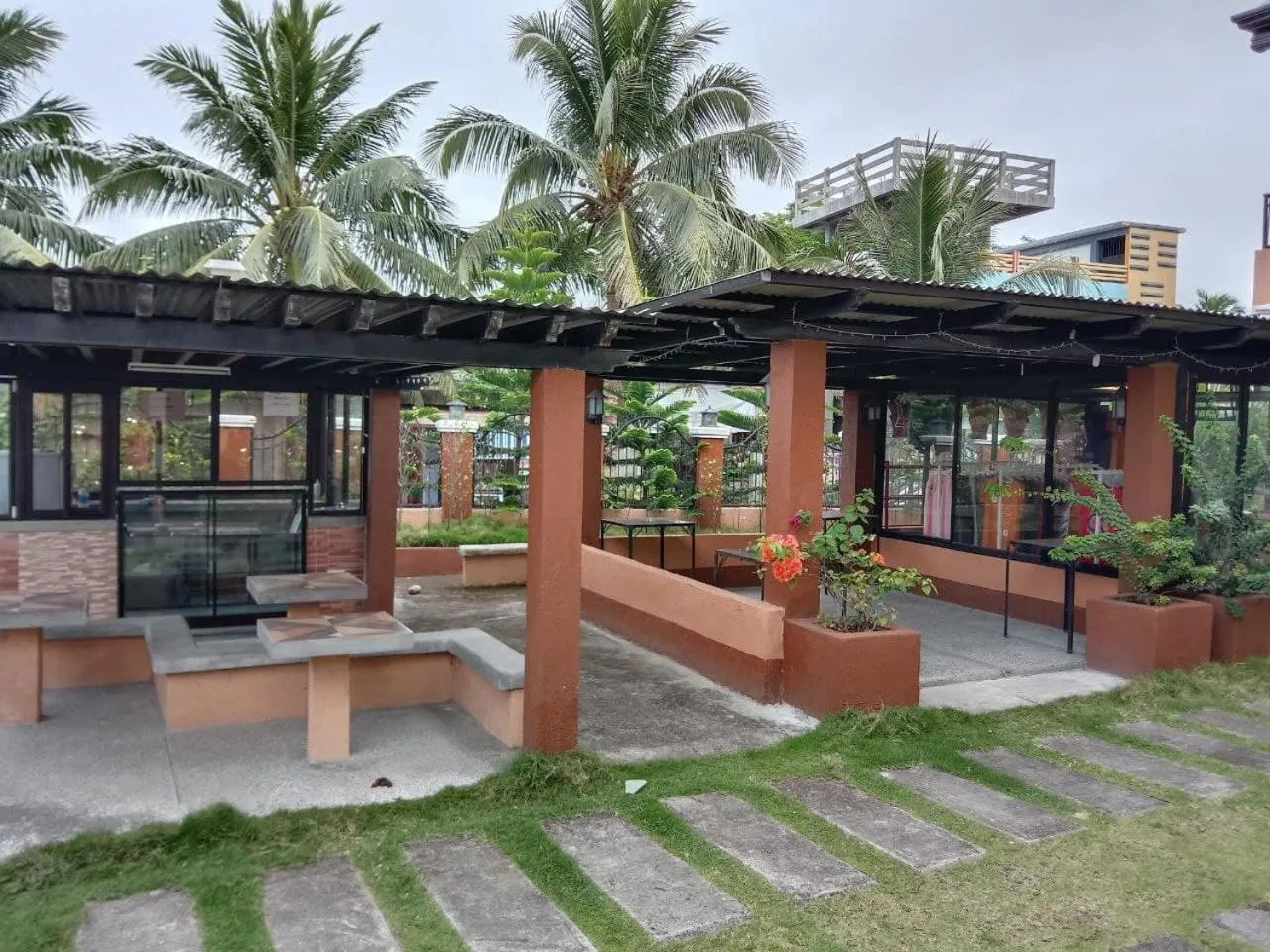 Property building in RedDoorz @ Solid Rock Guest House Baler