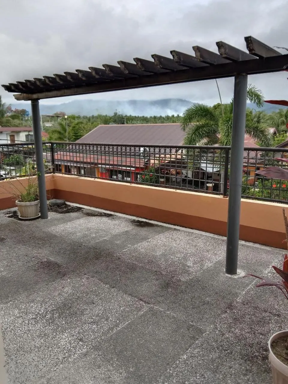 Property building in RedDoorz @ Solid Rock Guest House Baler