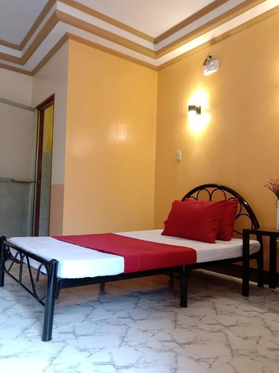 Bed in RedDoorz @ Solid Rock Guest House Baler