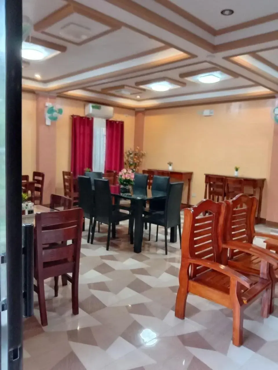 Property building in RedDoorz @ Solid Rock Guest House Baler Property building in RedDoorz @ Solid Rock Guest House Baler