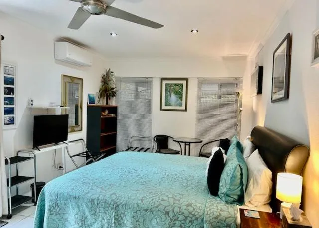 Bed in South Pacific Bed & Breakfast