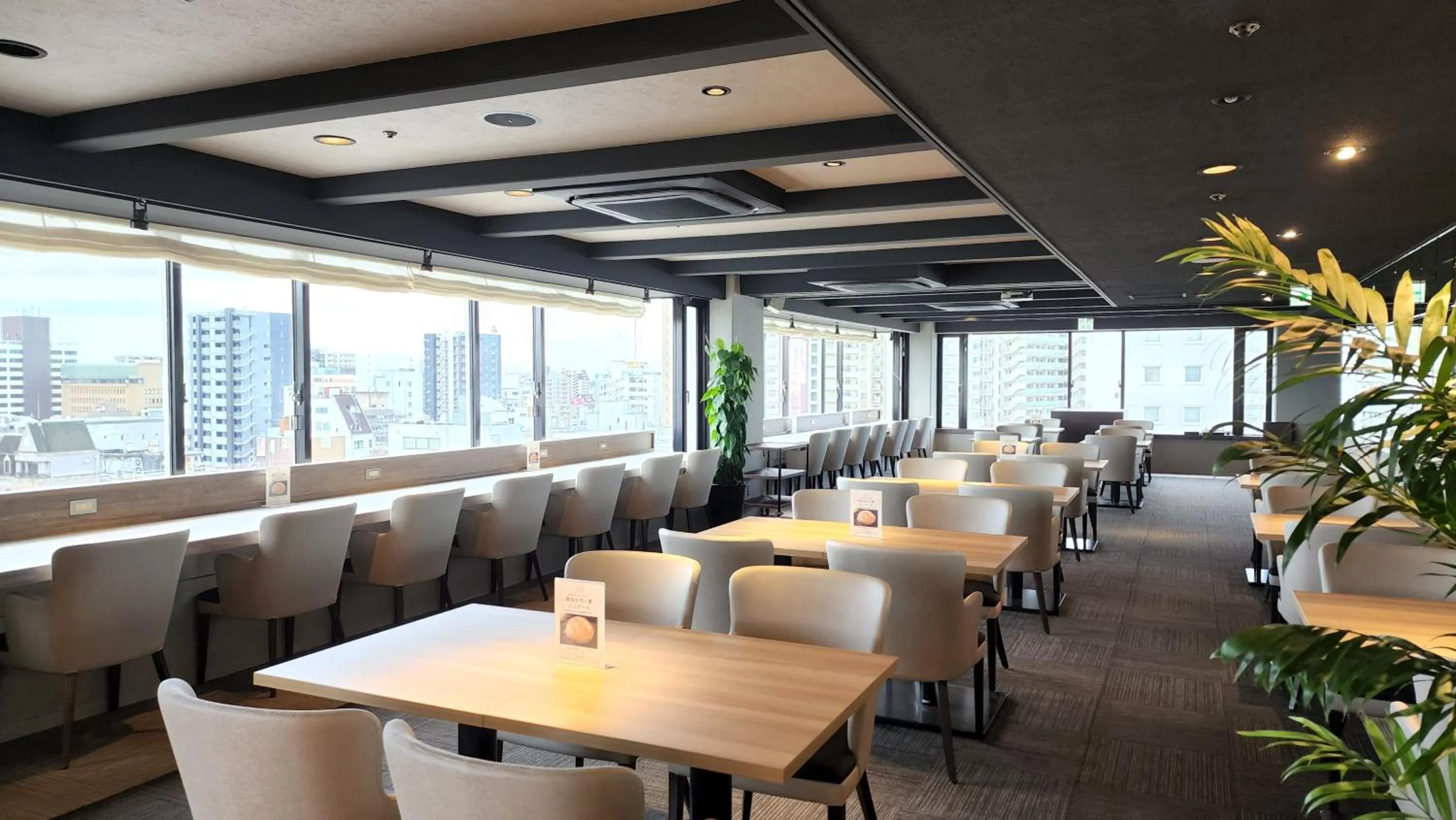 Restaurant/places to eat in Platon Hotel Yokkaichi
