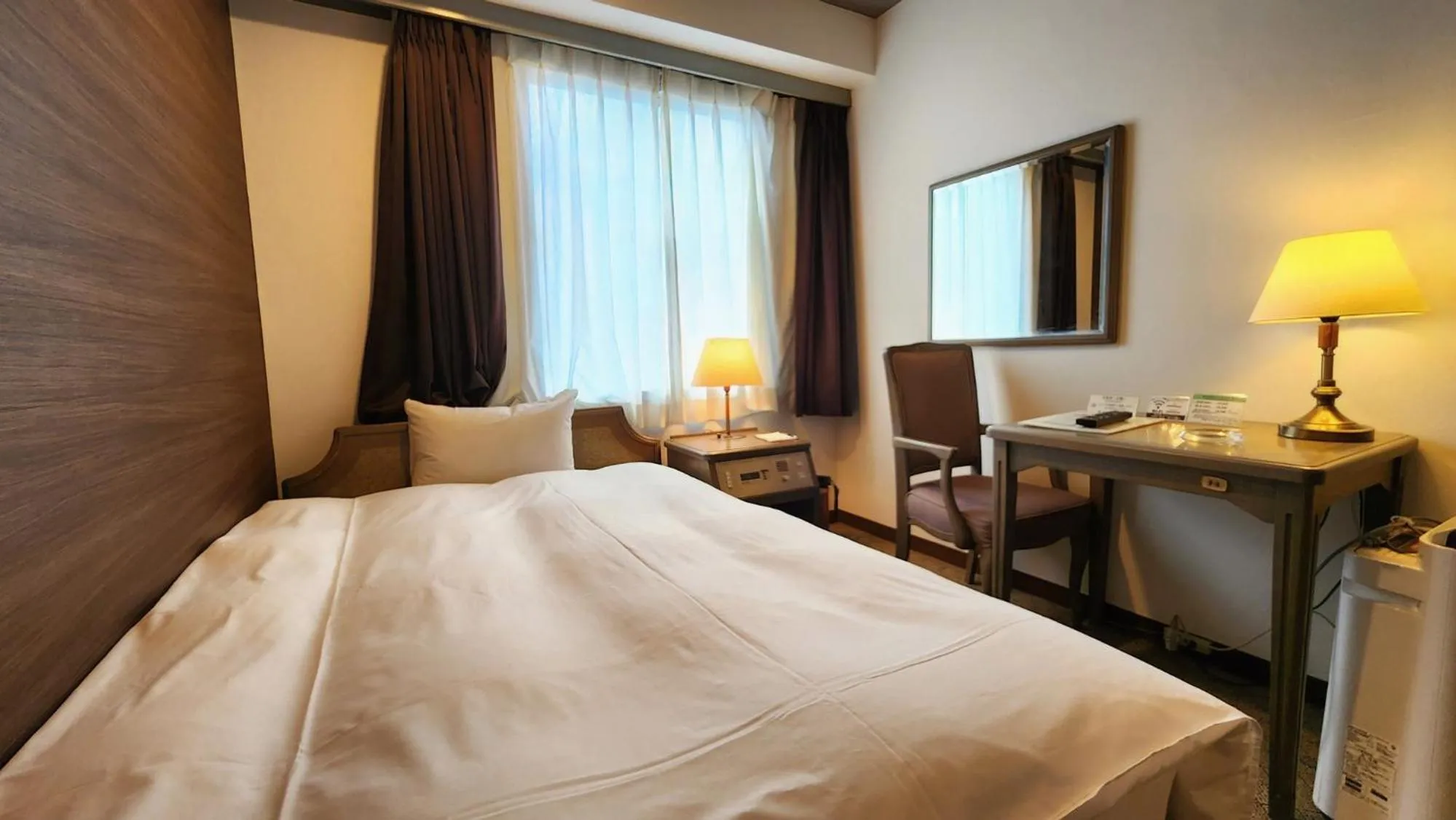 Photo of the whole room, Bed in Platon Hotel Yokkaichi