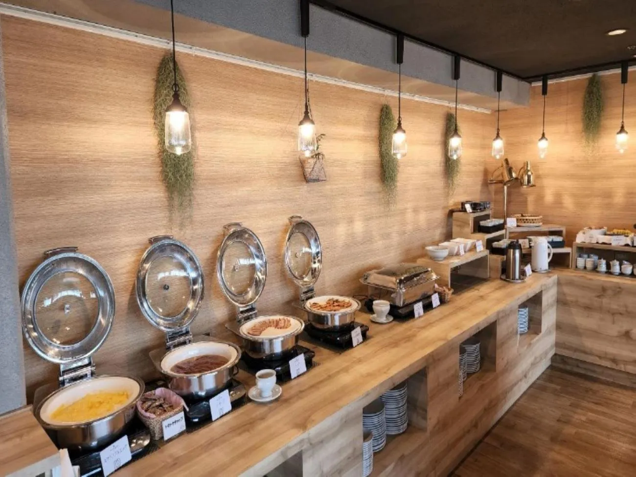 Restaurant/places to eat in Platon Hotel Yokkaichi