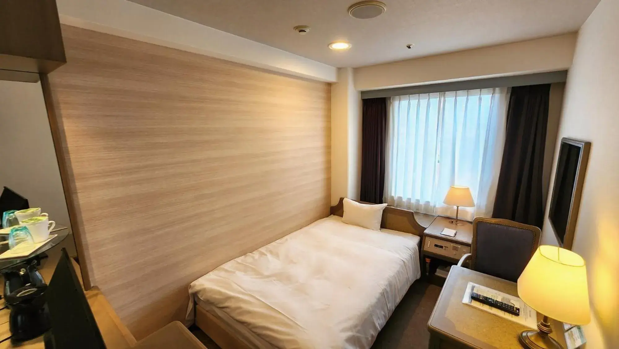 Photo of the whole room, Bed in Platon Hotel Yokkaichi Photo of the whole room, Bed in Platon Hotel Yokkaichi