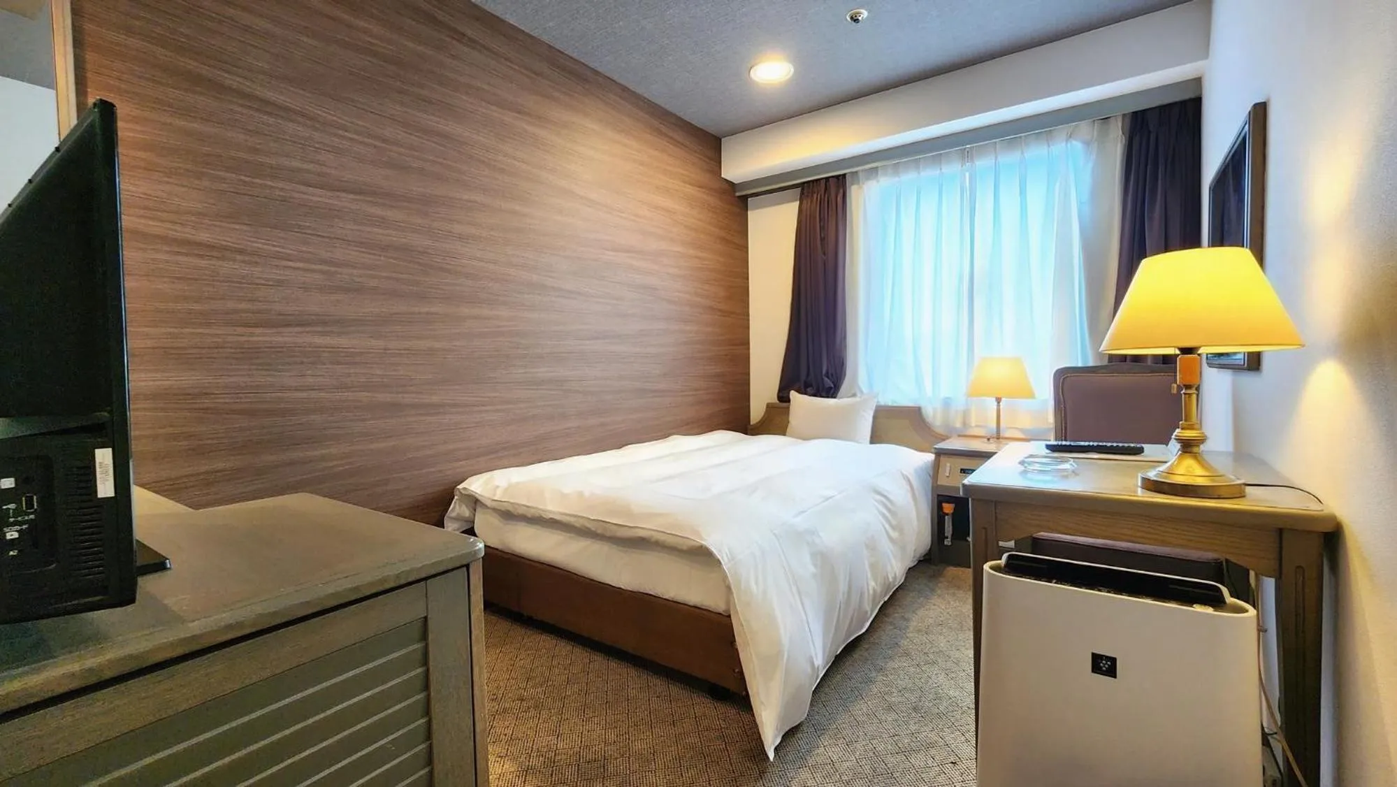 Photo of the whole room, Bed in Platon Hotel Yokkaichi