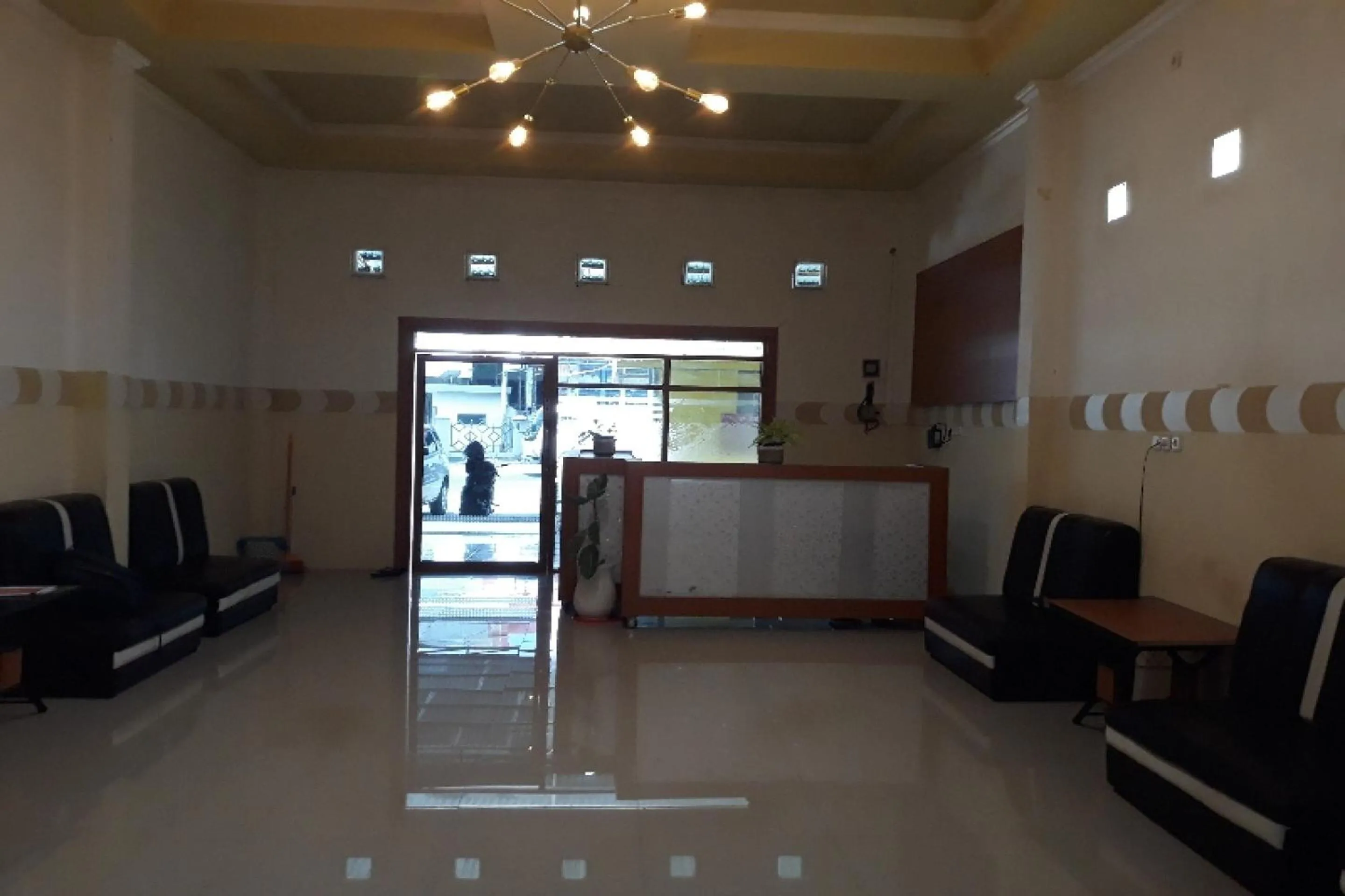 Lobby or reception in OYO 91162 Homestay Ansyariah Syariah