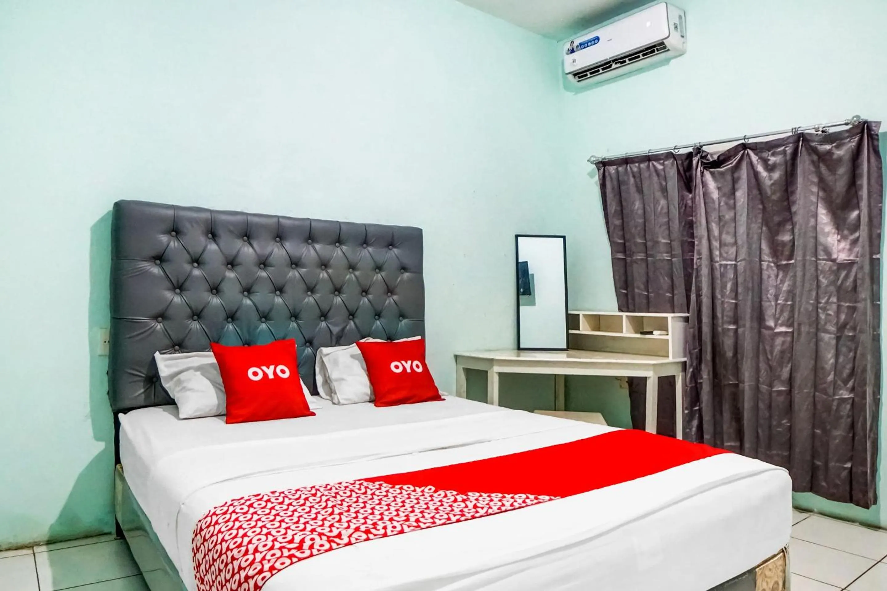 Bedroom in Hotel O Roemah Gh