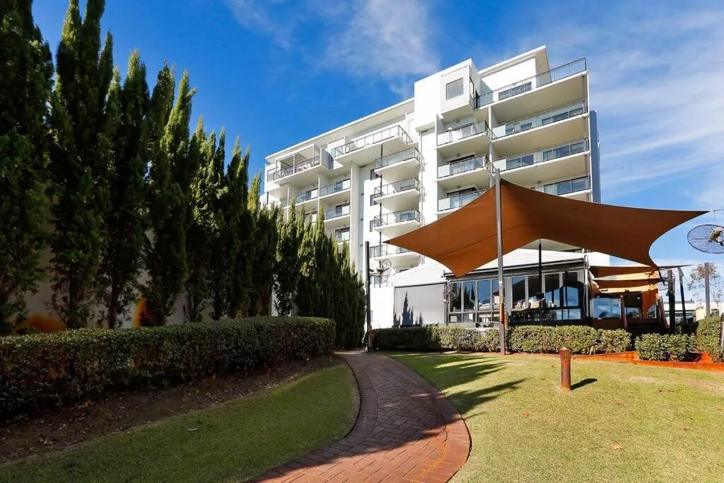 Beautiful 1-bedroom apartment close to the River