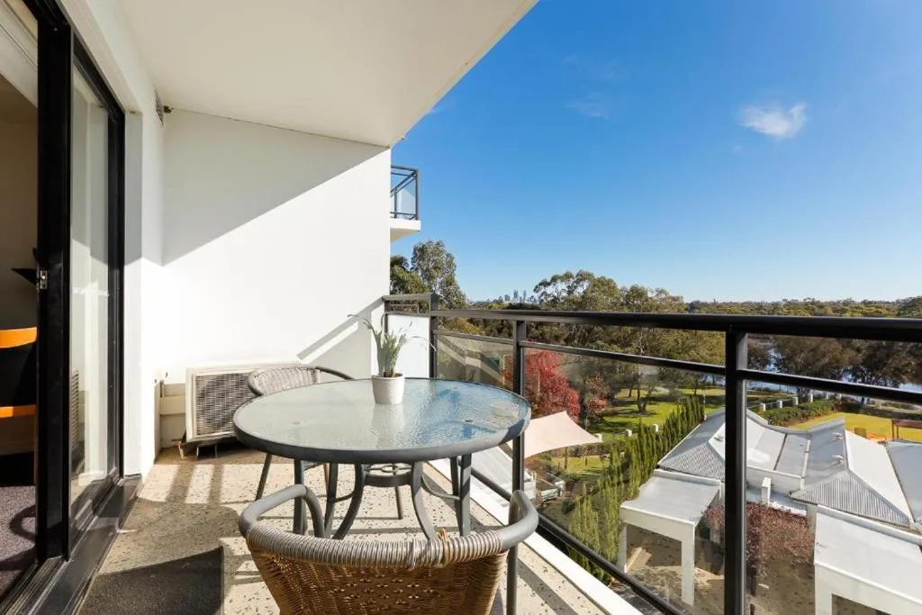 Beautiful 1-bedroom apartment close to the River