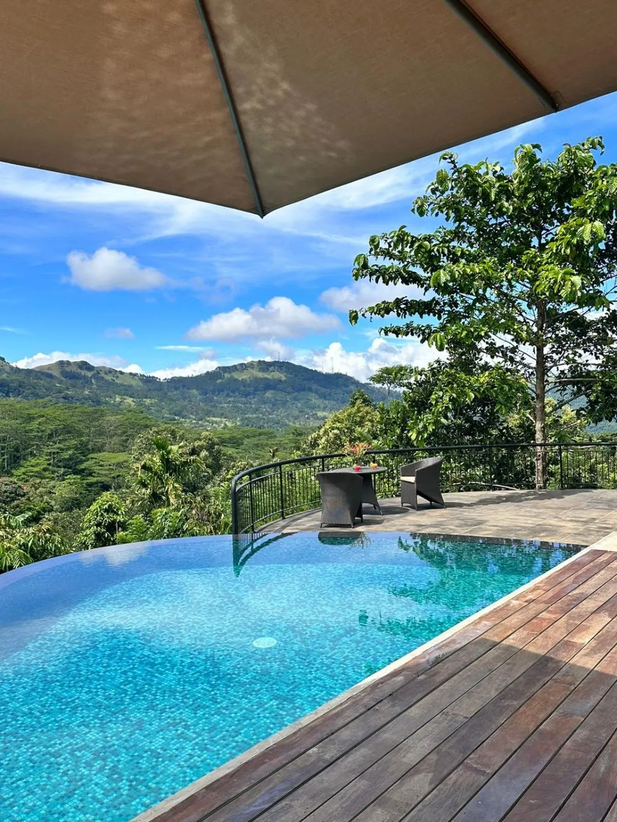 Swimming pool in Kandy Dendrobium House