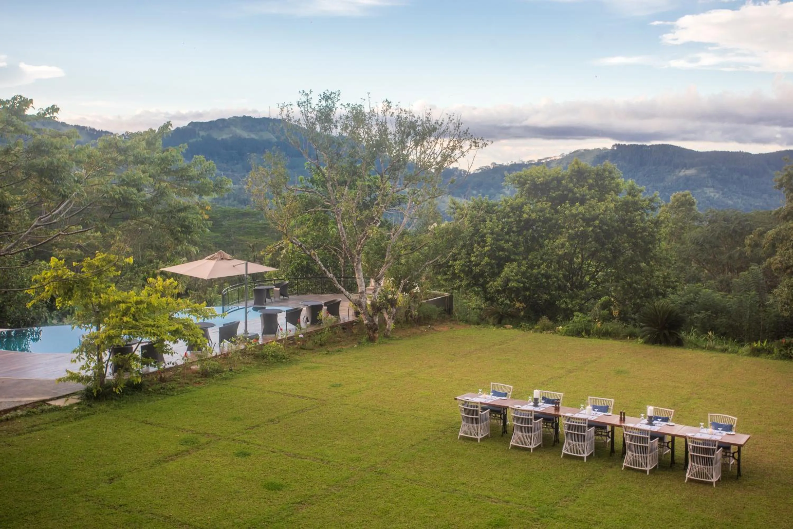 Natural landscape in Kandy Dendrobium House
