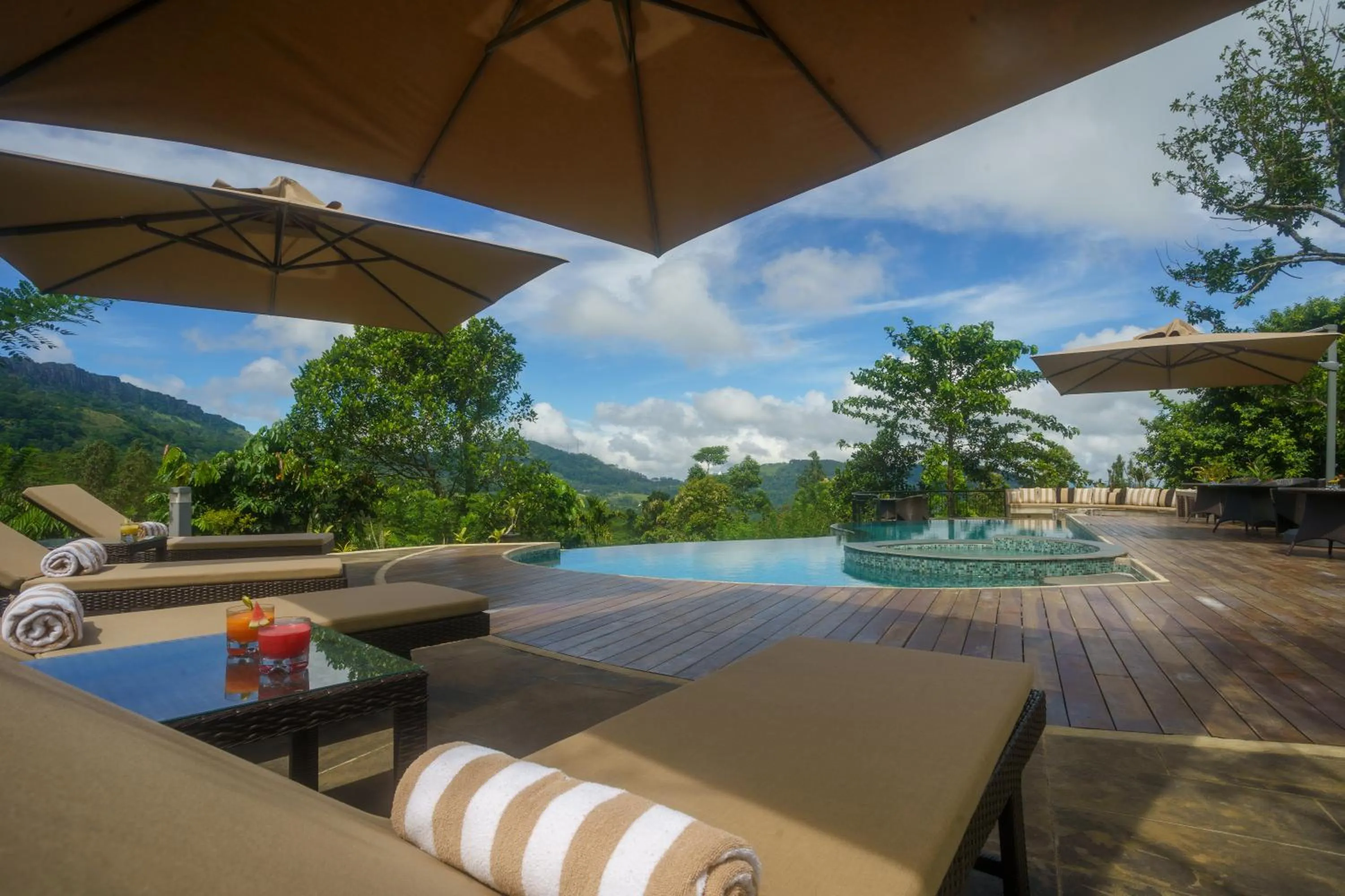 Mountain view in Kandy Dendrobium House