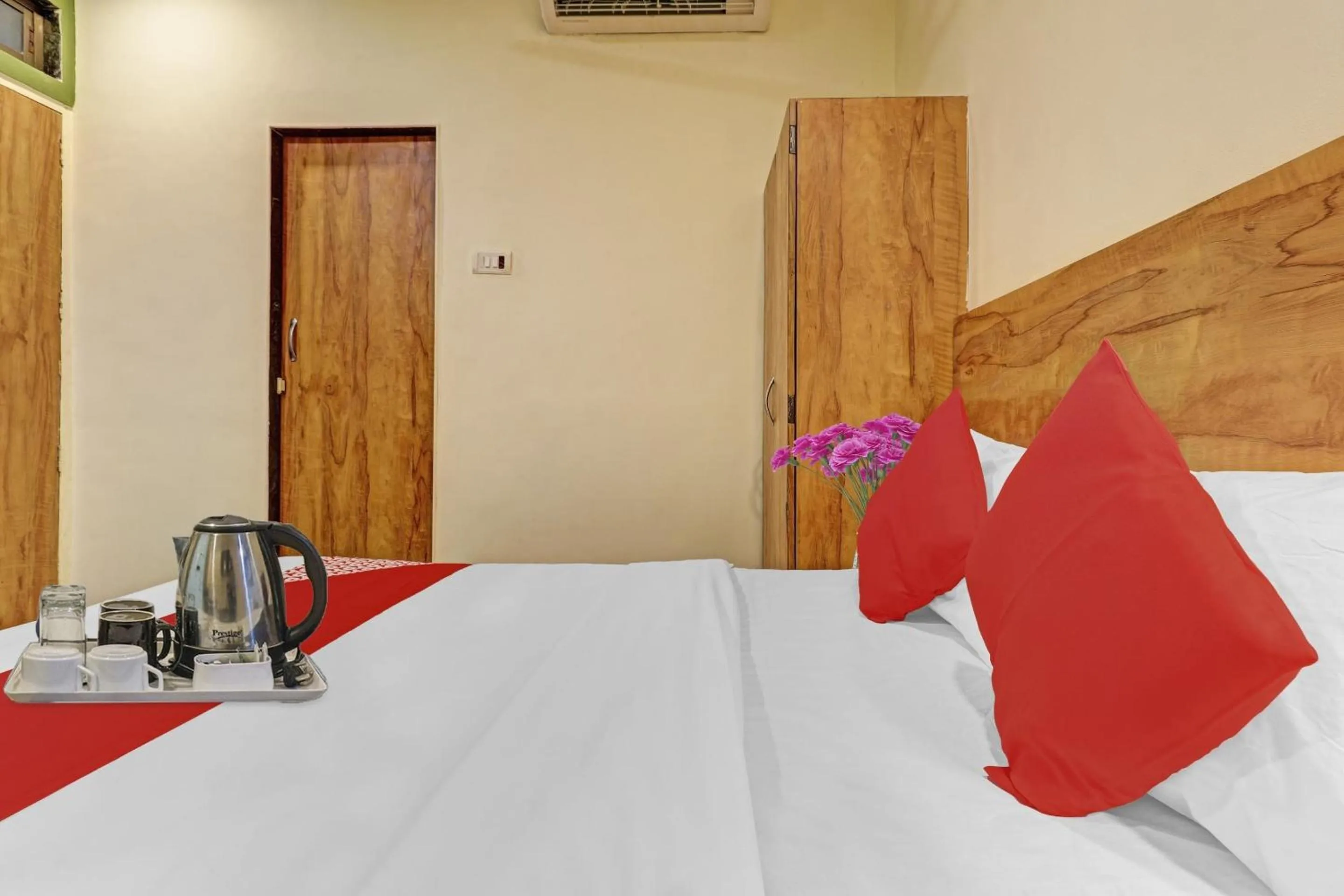 Bedroom, Bed in HOTELO THE MUMBAI INN