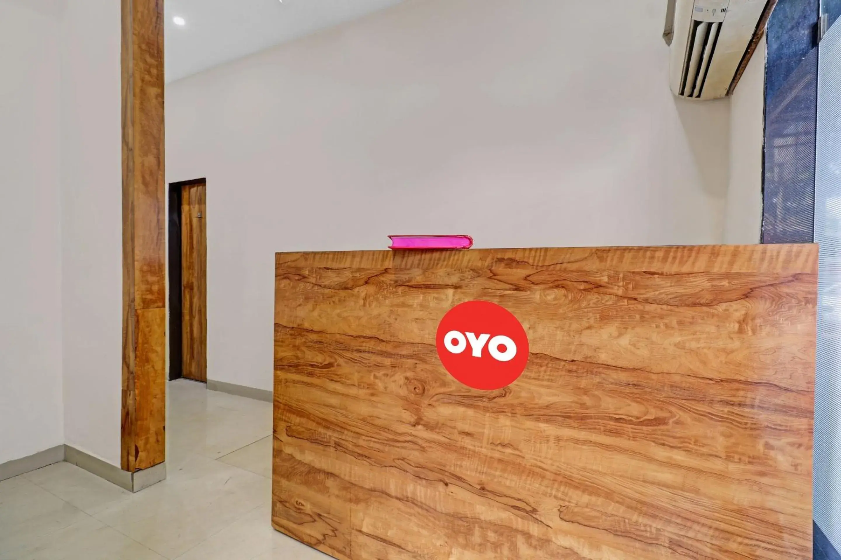 Lobby or reception in HOTELO THE MUMBAI INN Lobby or reception in HOTELO THE MUMBAI INN