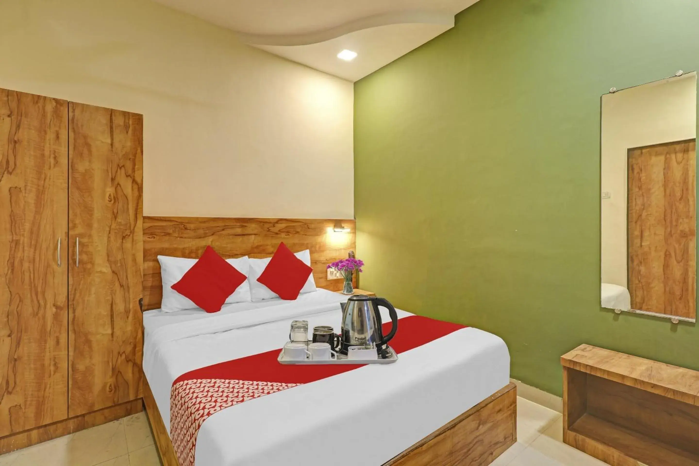 Bedroom, Bed in HOTELO THE MUMBAI INN Bedroom, Bed in HOTELO THE MUMBAI INN