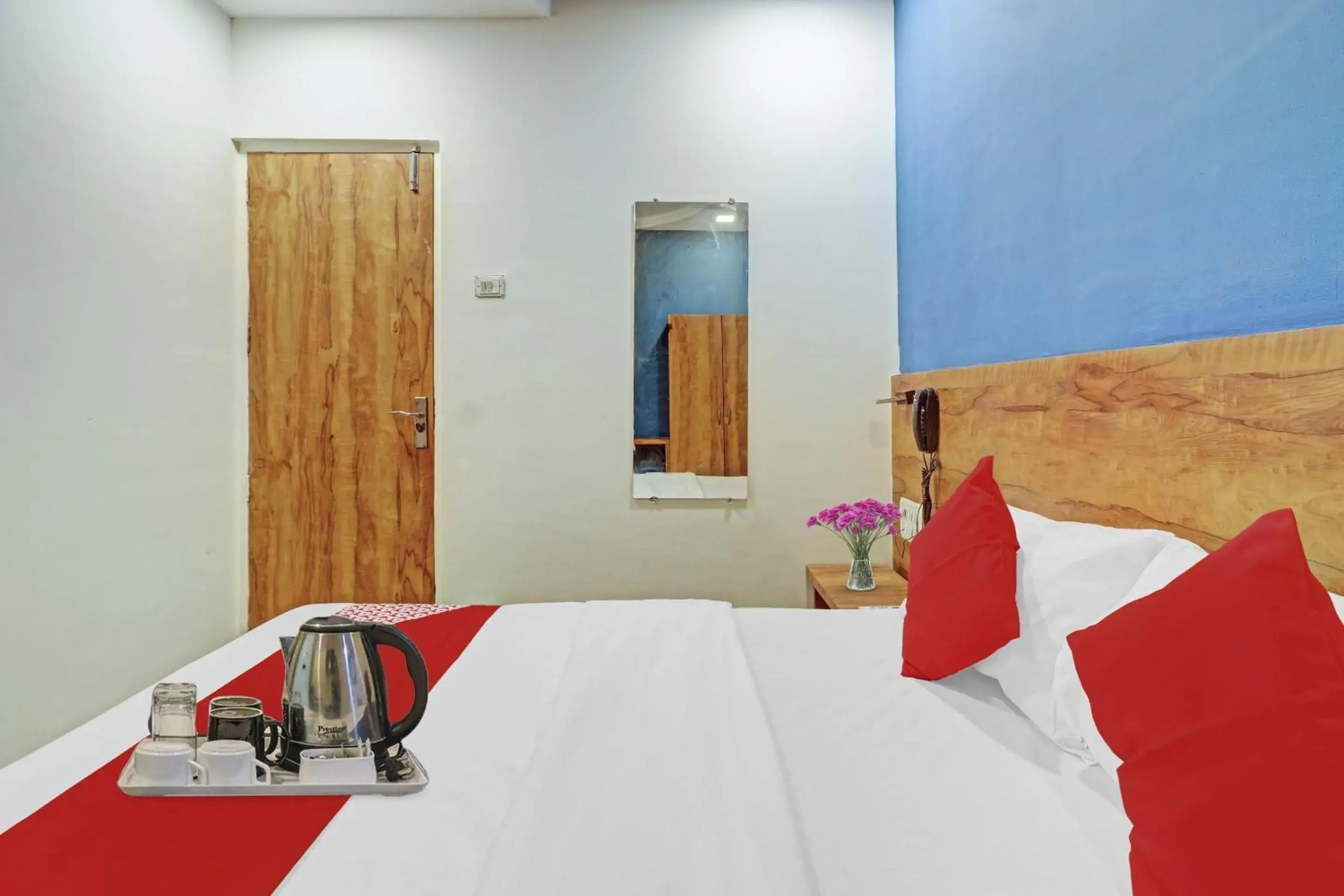 Bedroom, Bed in HOTELO THE MUMBAI INN Bedroom, Bed in HOTELO THE MUMBAI INN