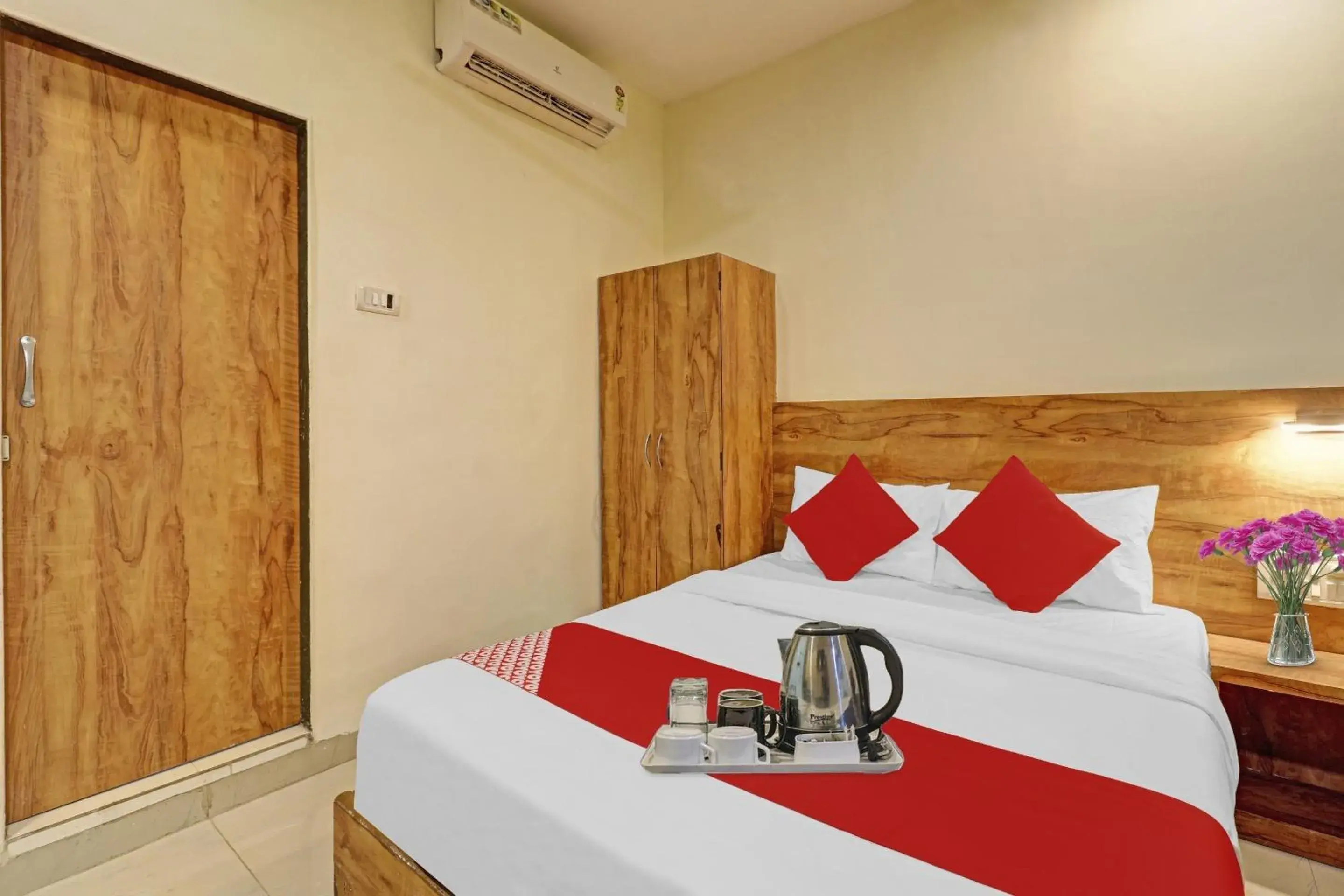 Bedroom, Bed in HotelO THE MUMBAI INN Bedroom, Bed in HotelO THE MUMBAI INN