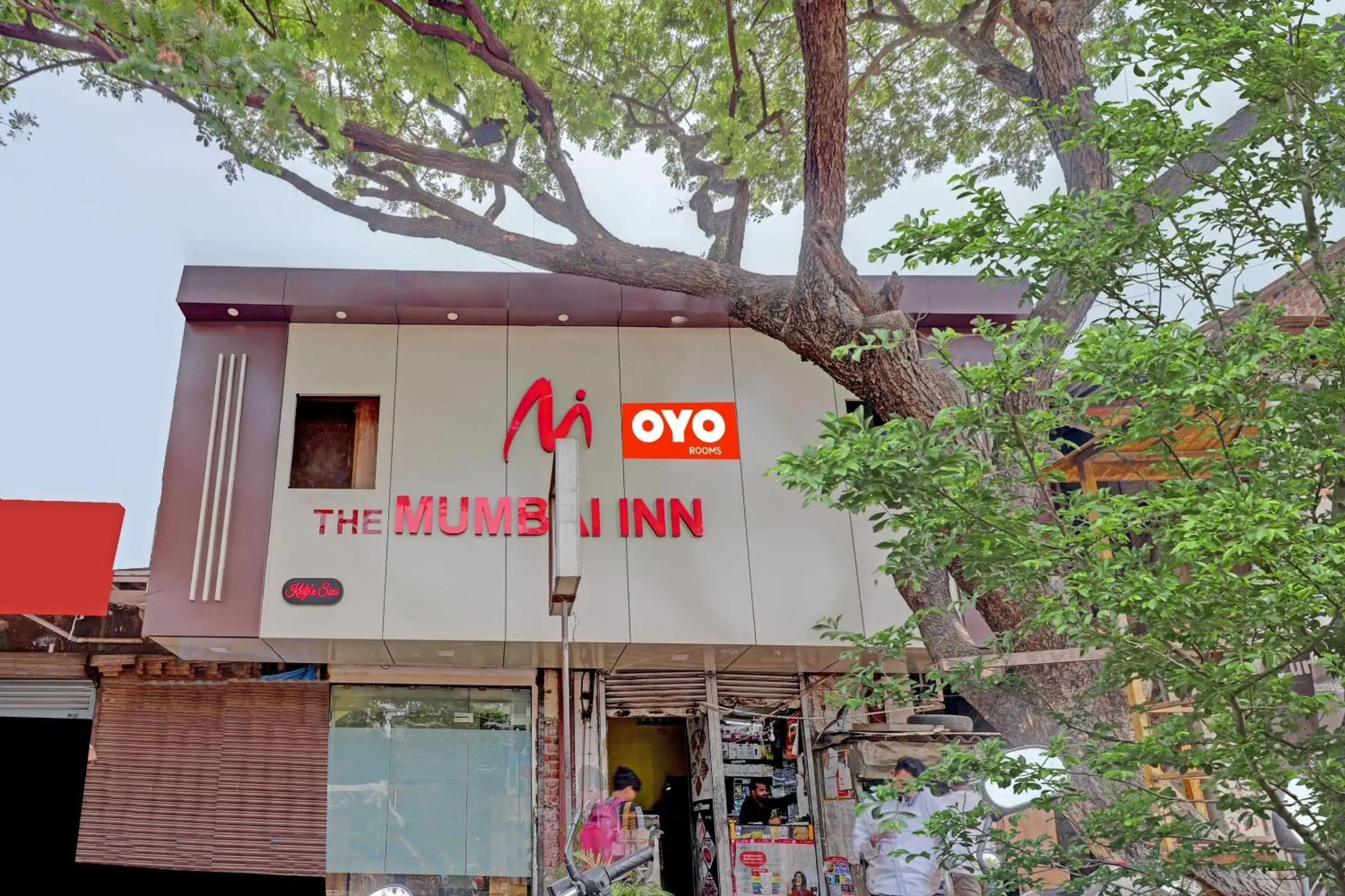 Facade/entrance in HOTELO THE MUMBAI INN Facade/entrance in HOTELO THE MUMBAI INN