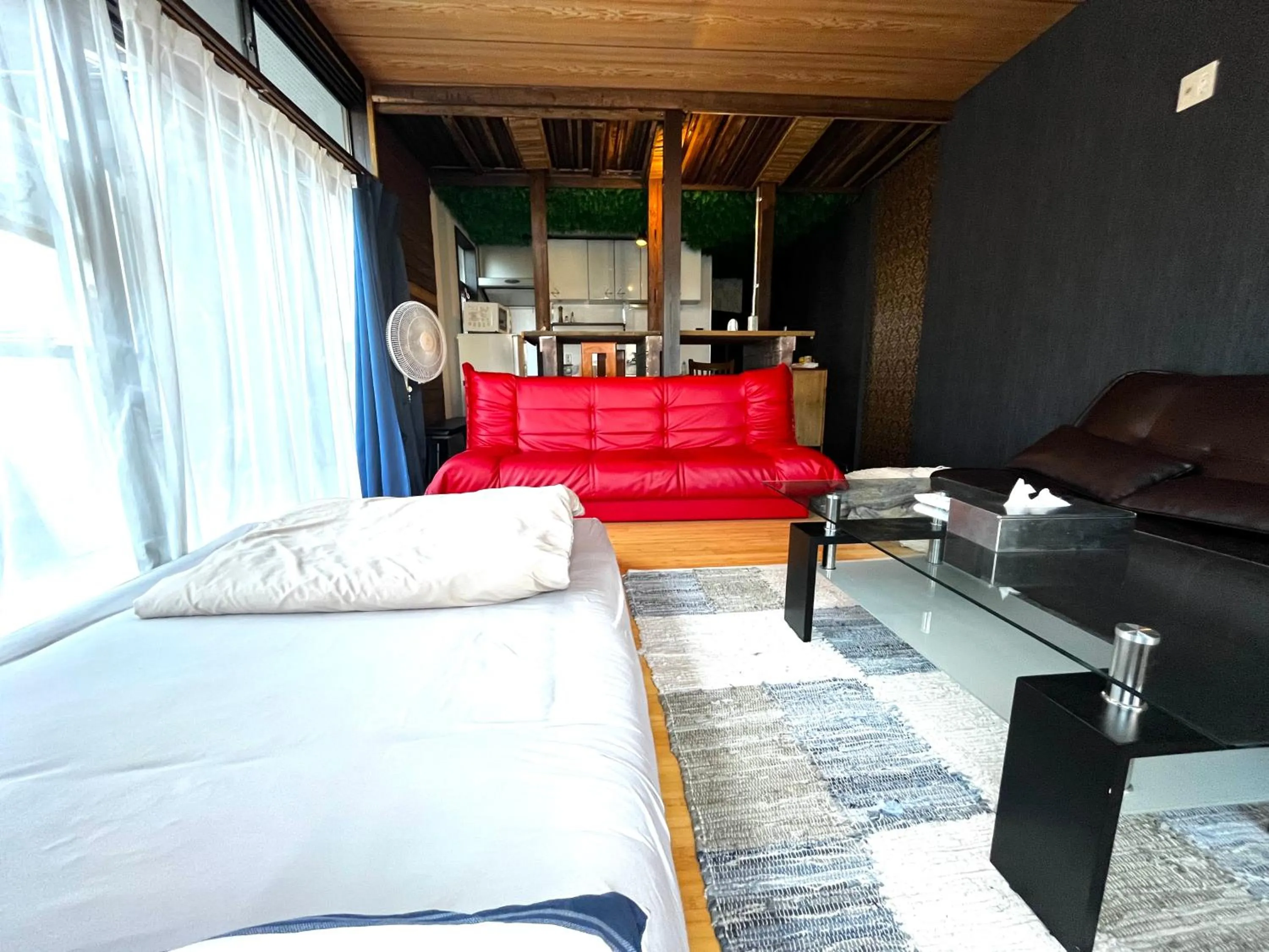 Bedroom in Drive in Ichinomiya motel